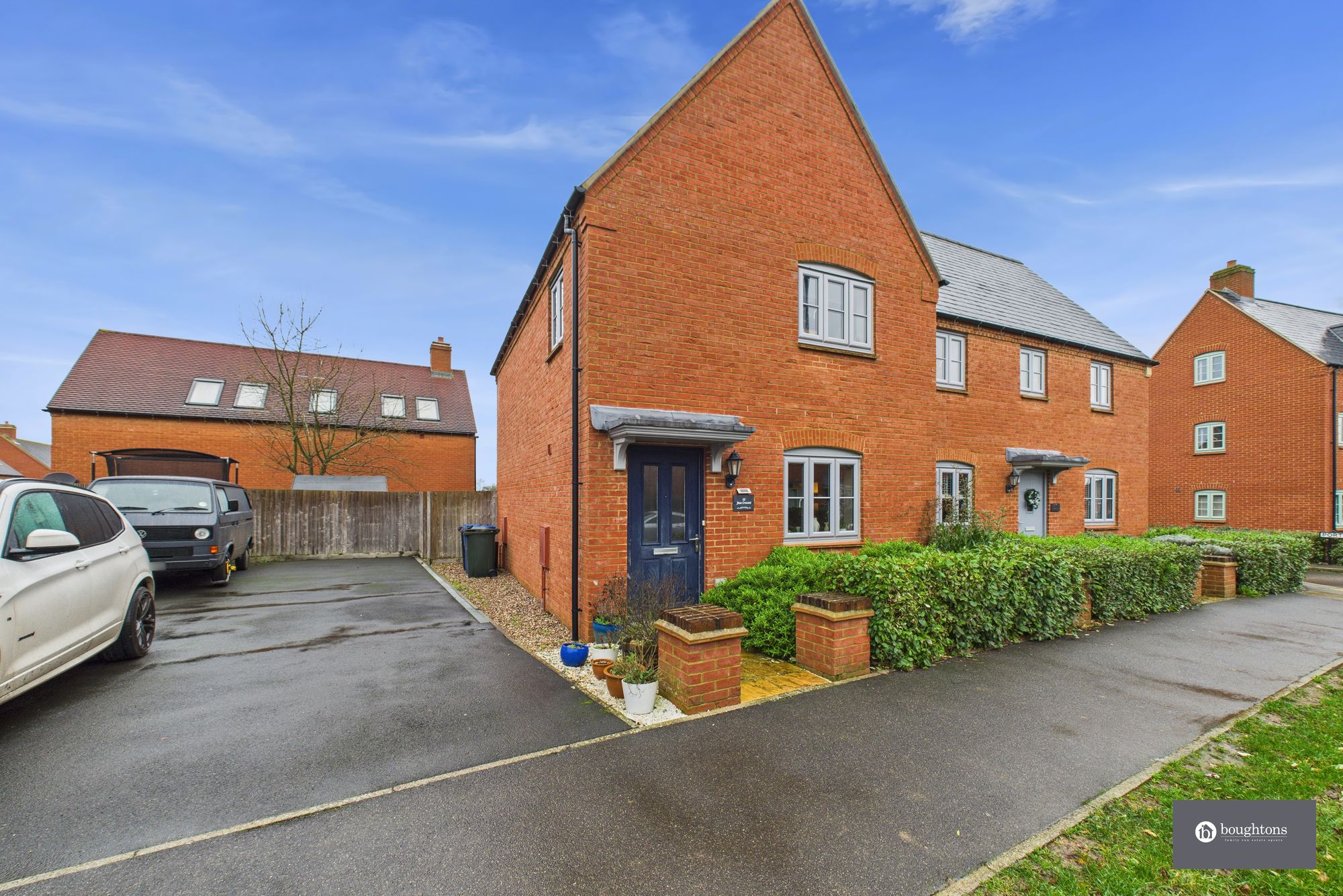 3 bed semi-detached house for sale in Juno Crescent, Brackley, NN13 - Property Image 1