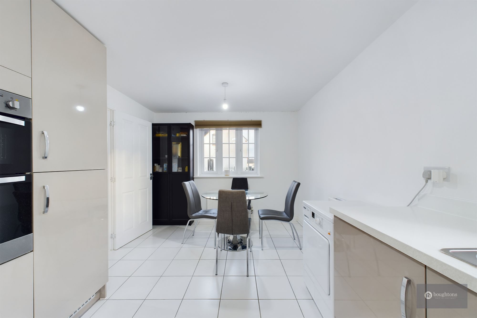 3 bed detached house for sale in Gallipoli Drive, Brackley 2