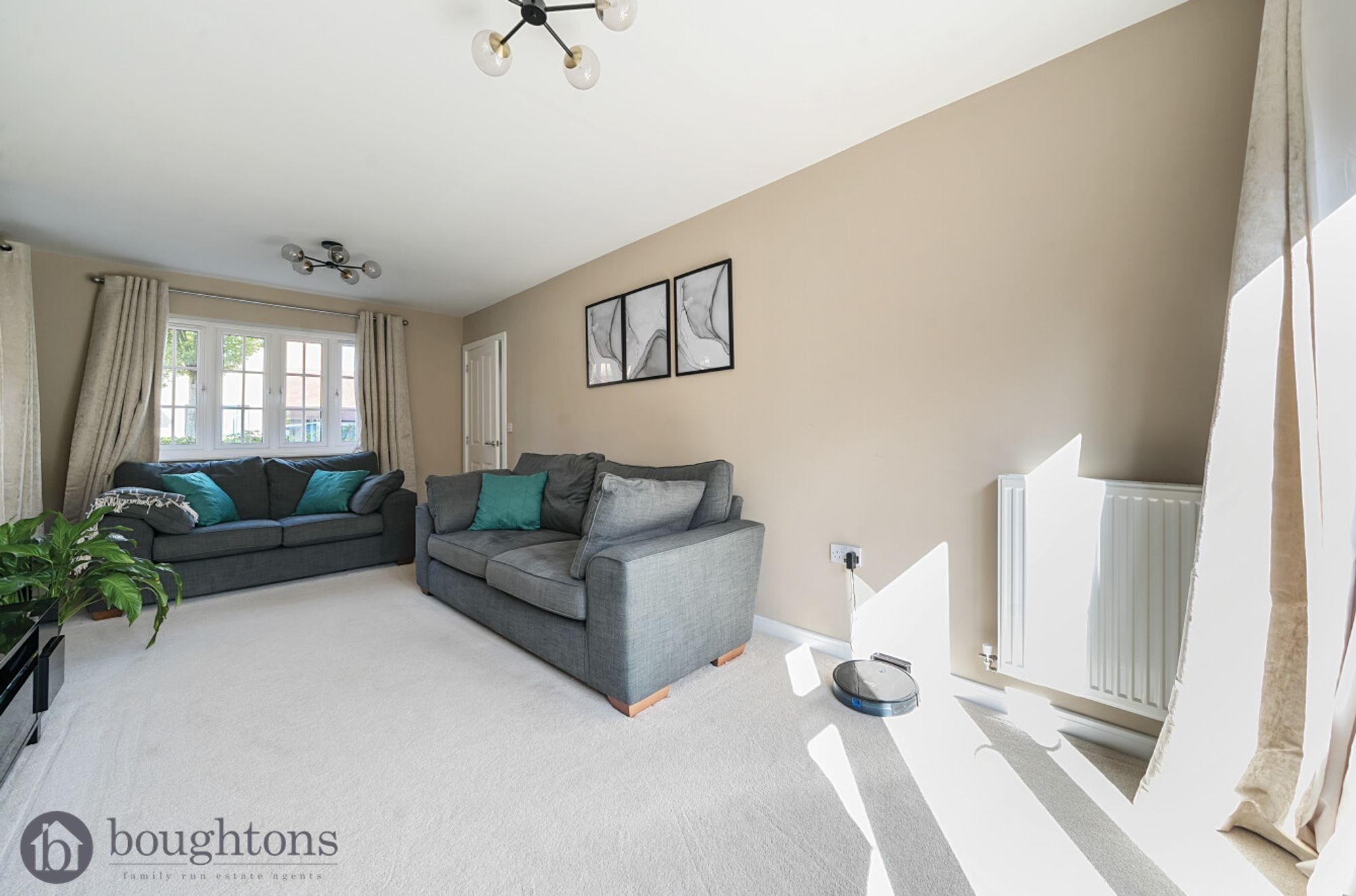 3 bed semi-detached house for sale in Foxhills Way, Brackley  - Property Image 9