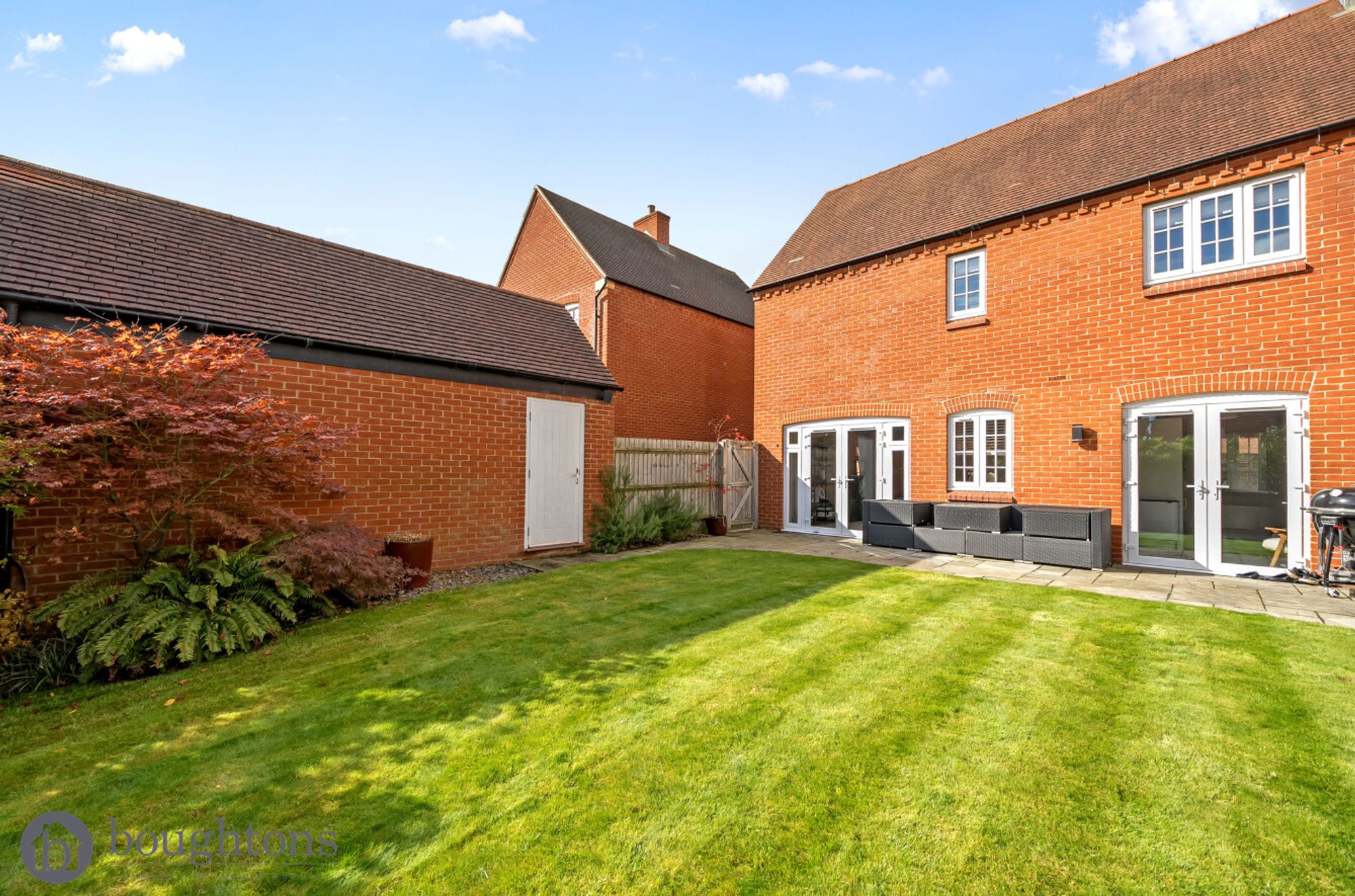 3 bed semi-detached house for sale in Foxhills Way, Brackley  - Property Image 2