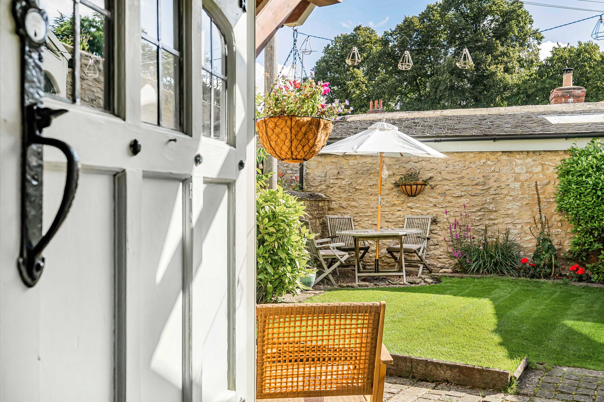 3 bed terraced house for sale in Chapel Row, Bicester 32