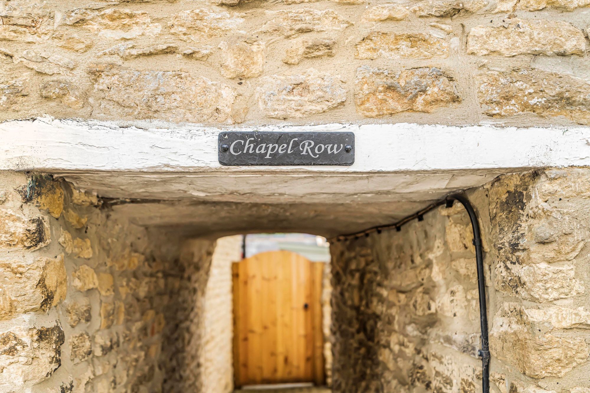 3 bed terraced house for sale in Chapel Row, Bicester 5