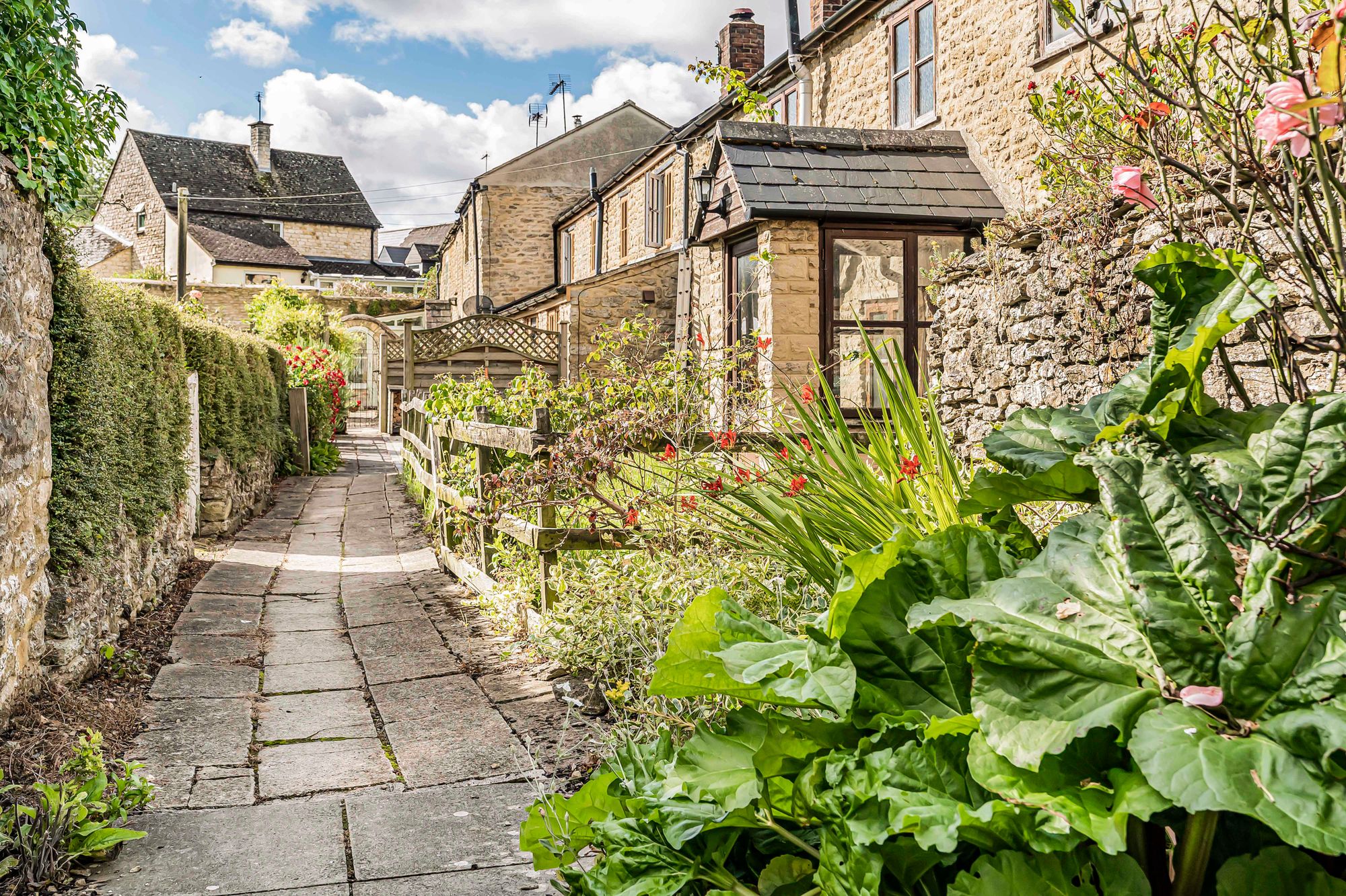 3 bed terraced house for sale in Chapel Row, Bicester 36