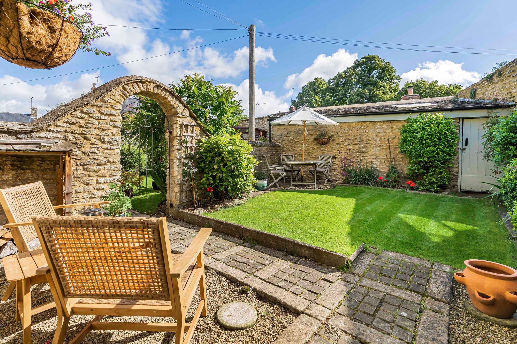3 bed terraced house for sale in Chapel Row, Bicester  - Property Image 34