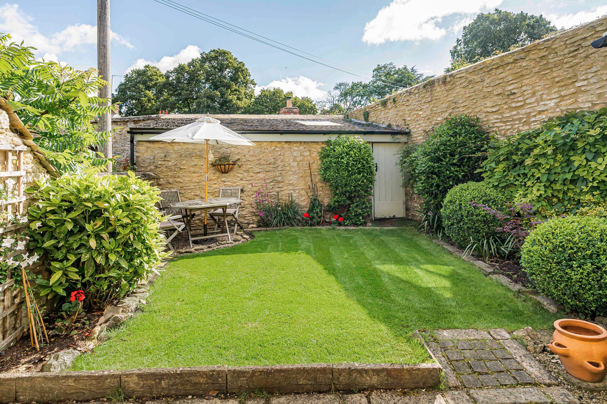 3 bed terraced house for sale in Chapel Row, Bicester  - Property Image 35
