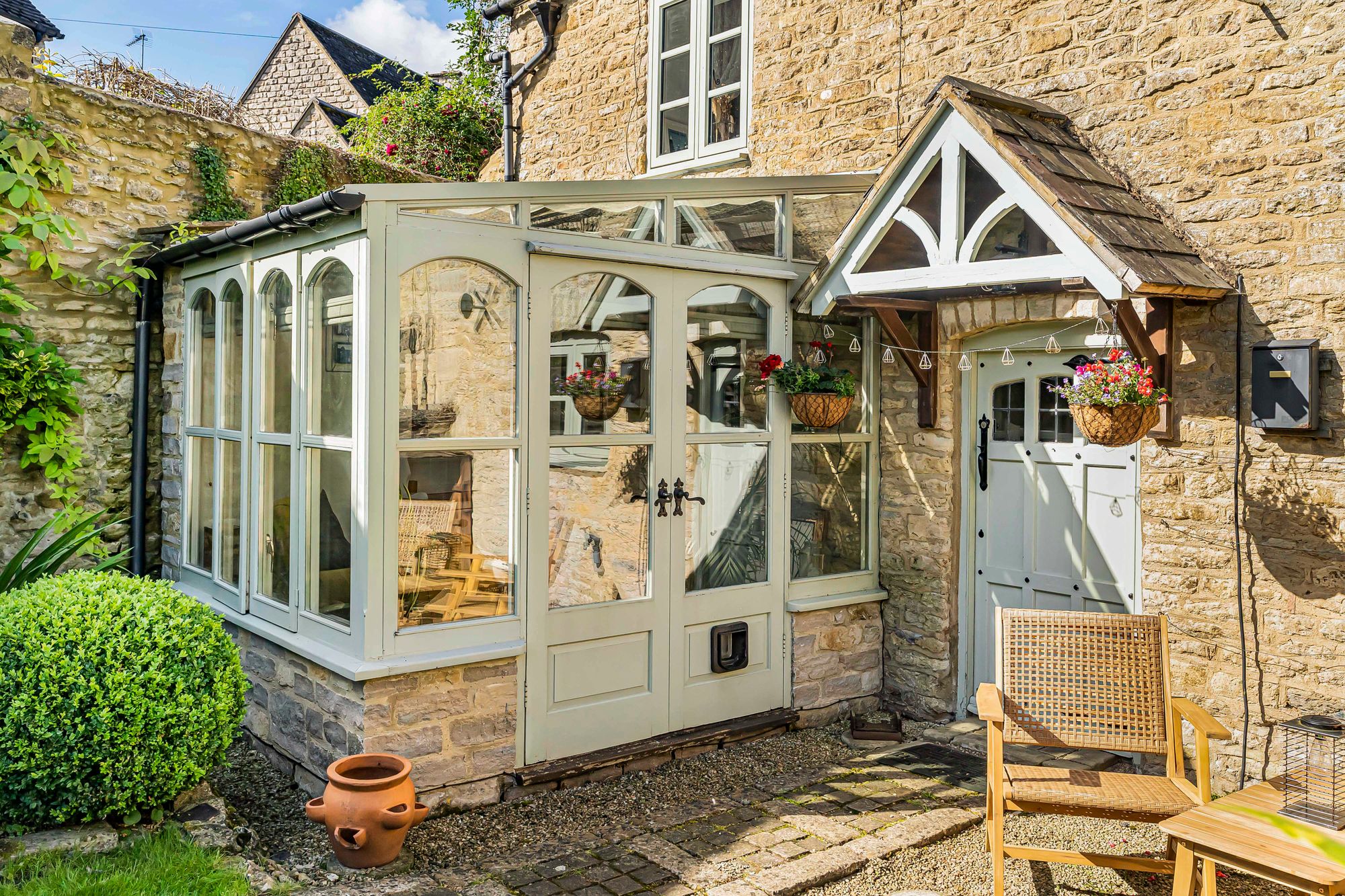 3 bed terraced house for sale in Chapel Row, Bicester 40