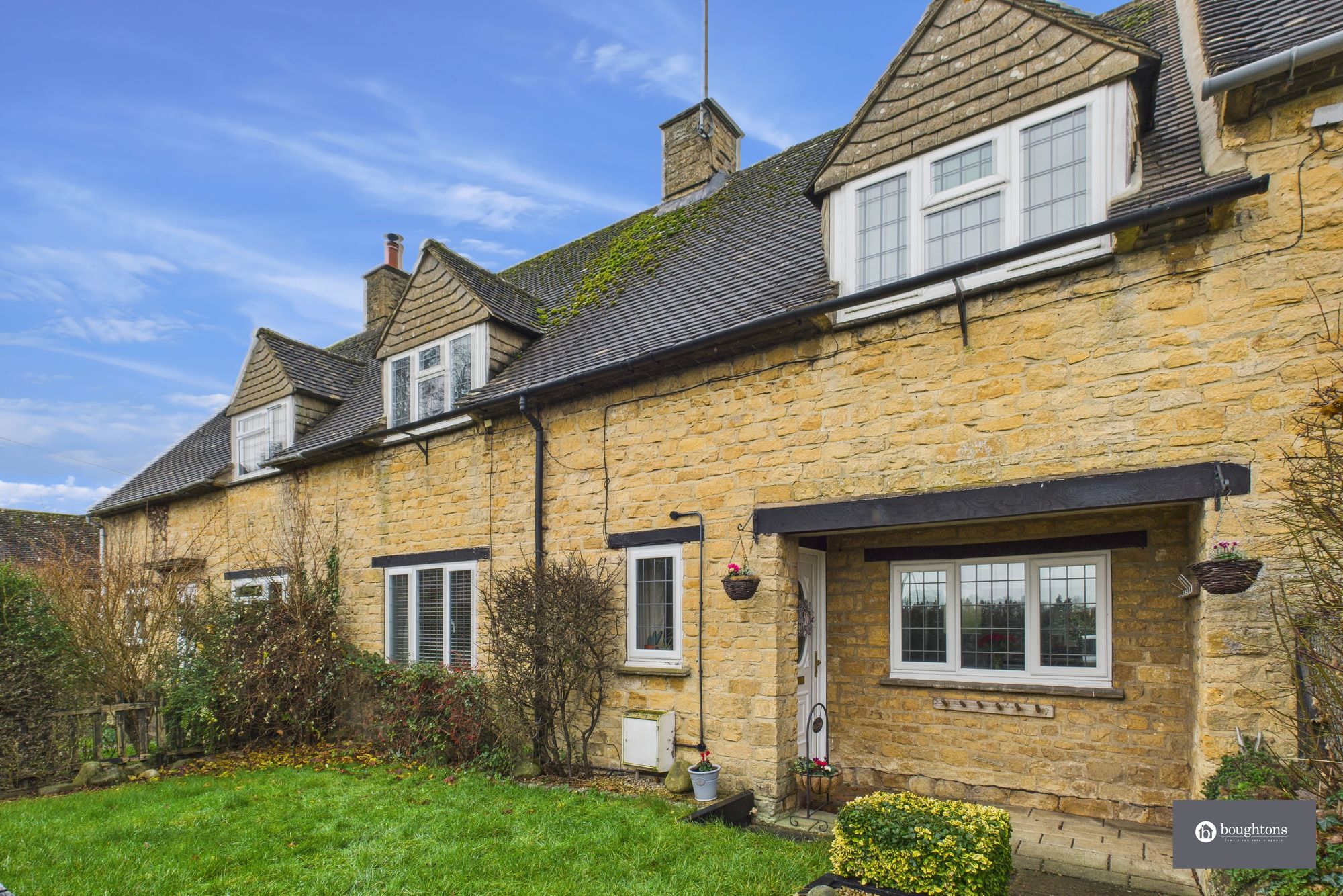3 bed terraced house for sale in Portway, Aynho, OX17 - Property Image 1