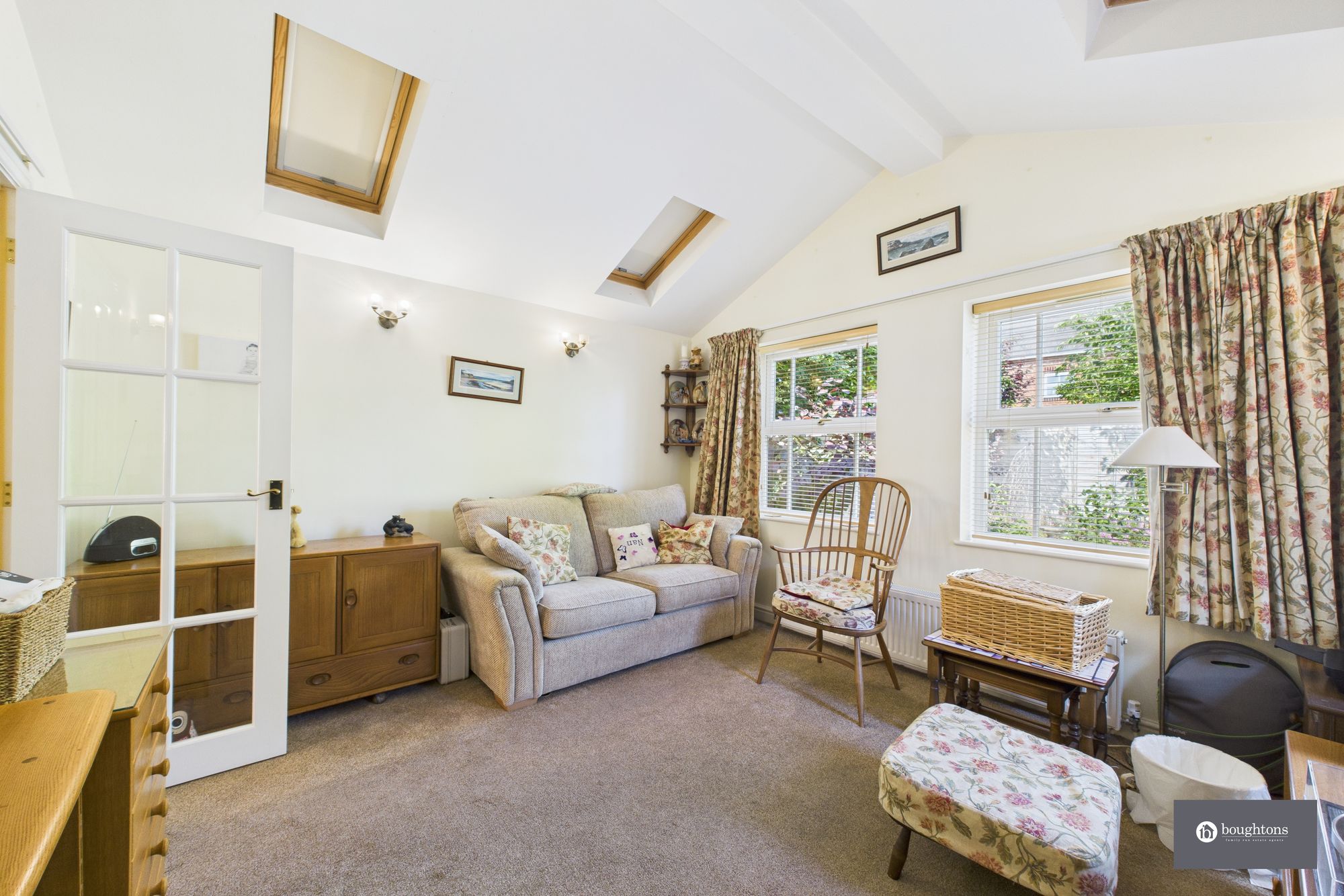 4 bed detached house for sale in Wren Close, Brackley 3