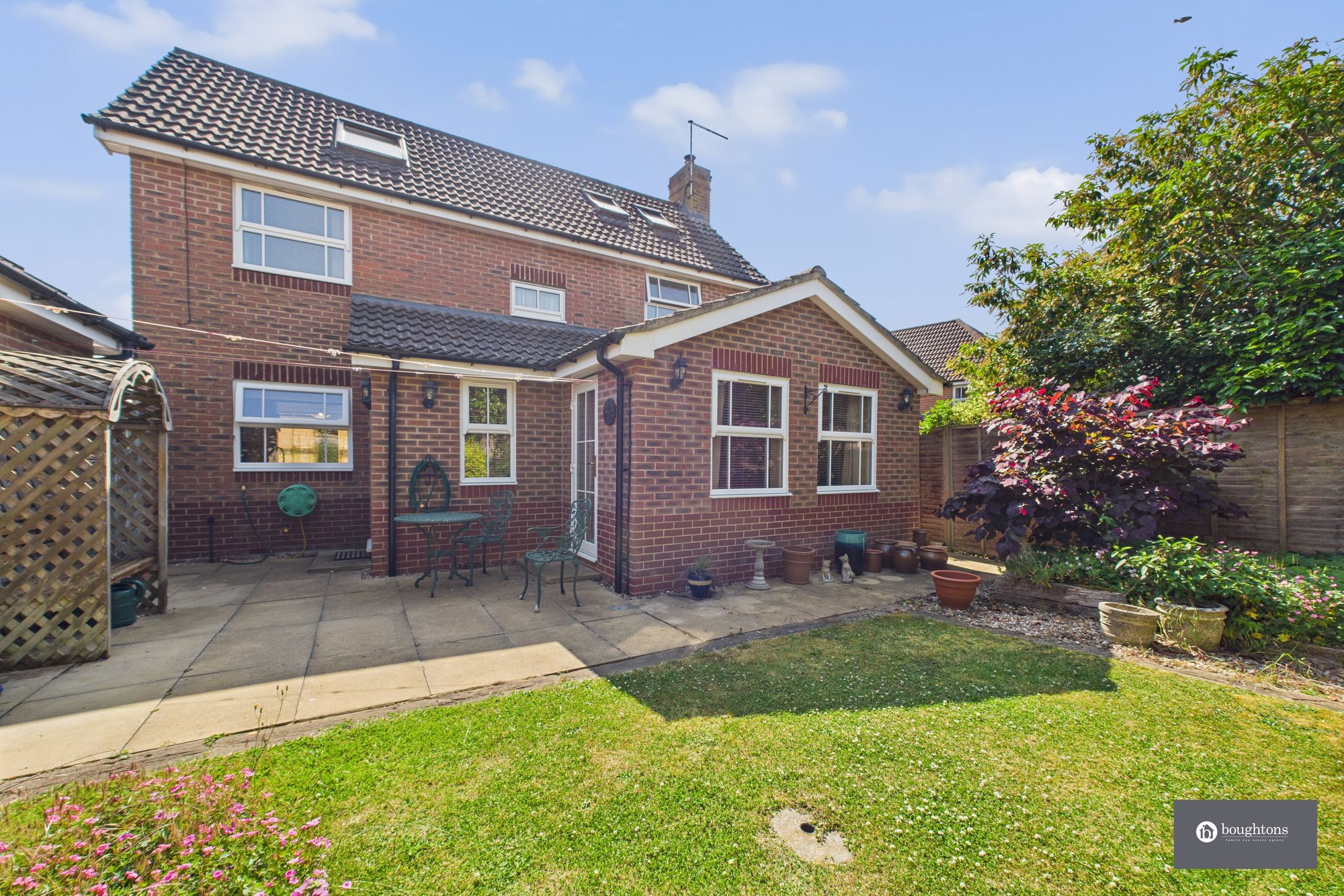 4 bed detached house for sale in Wren Close, Brackley - Property Image 1