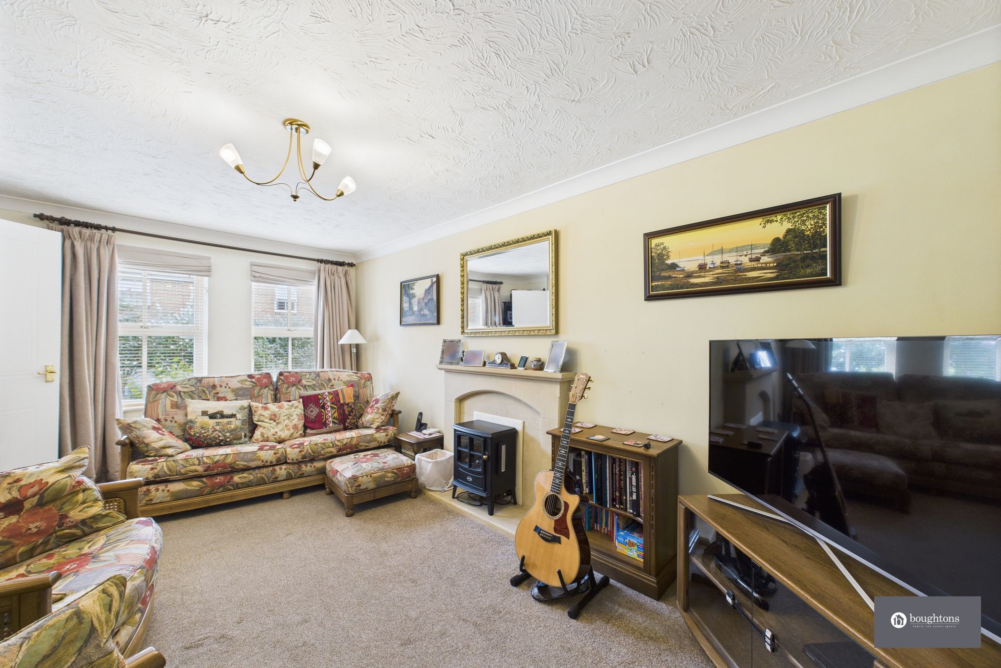 4 bed detached house for sale in Wren Close, Brackley  - Property Image 6