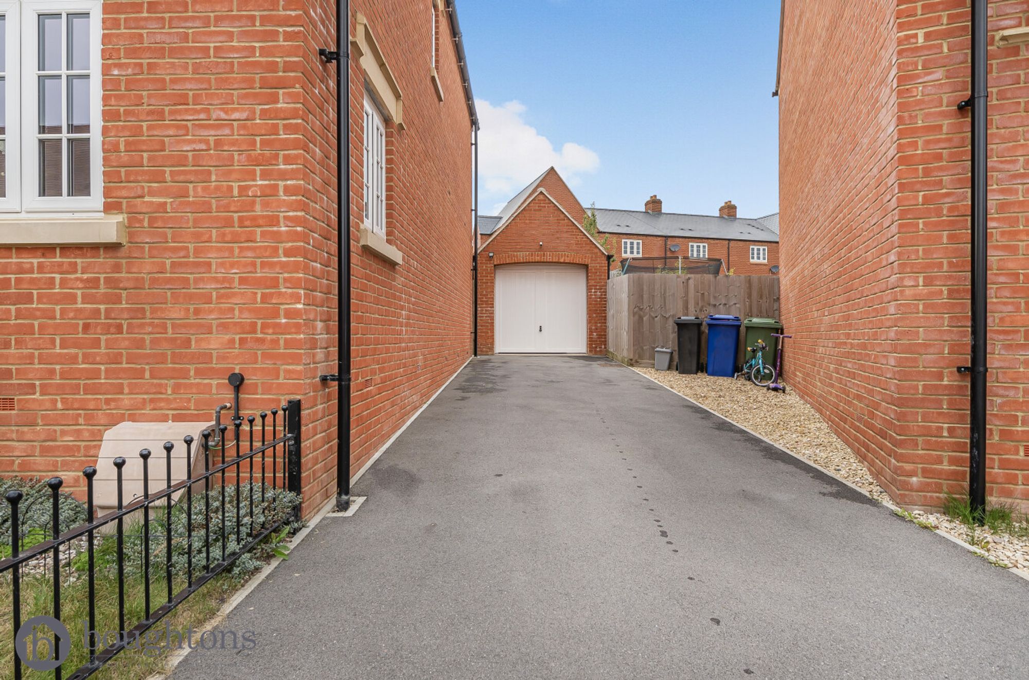 4 bed semi-detached house for sale in Europa Lane, Brackley  - Property Image 5