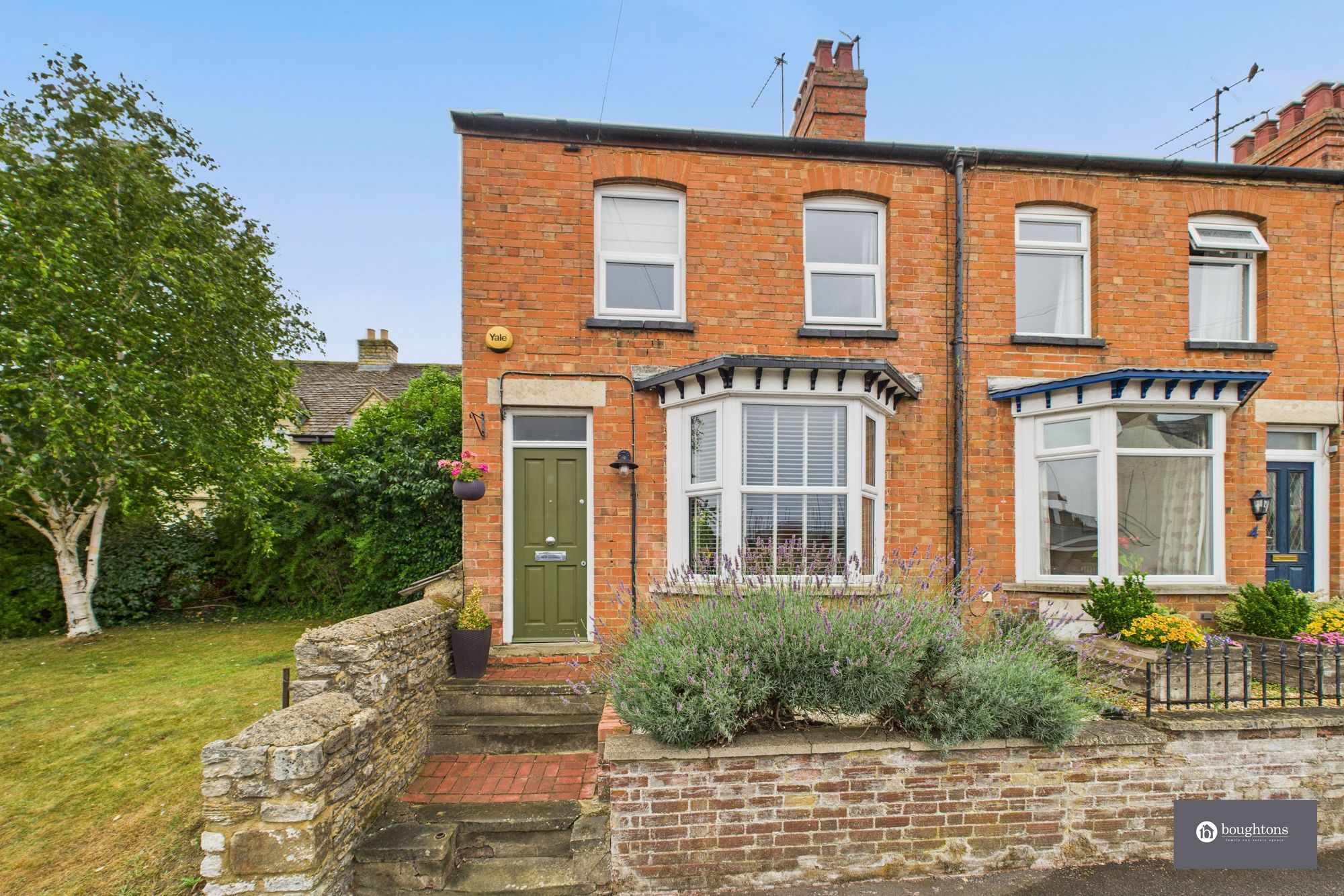 3 bed terraced house for sale in Halse Road, Brackley, NN13