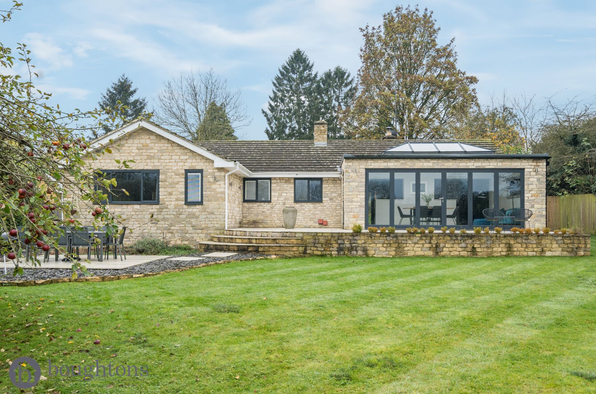 4 bed detached bungalow for sale in Manor Road, Banbury  - Property Image 1