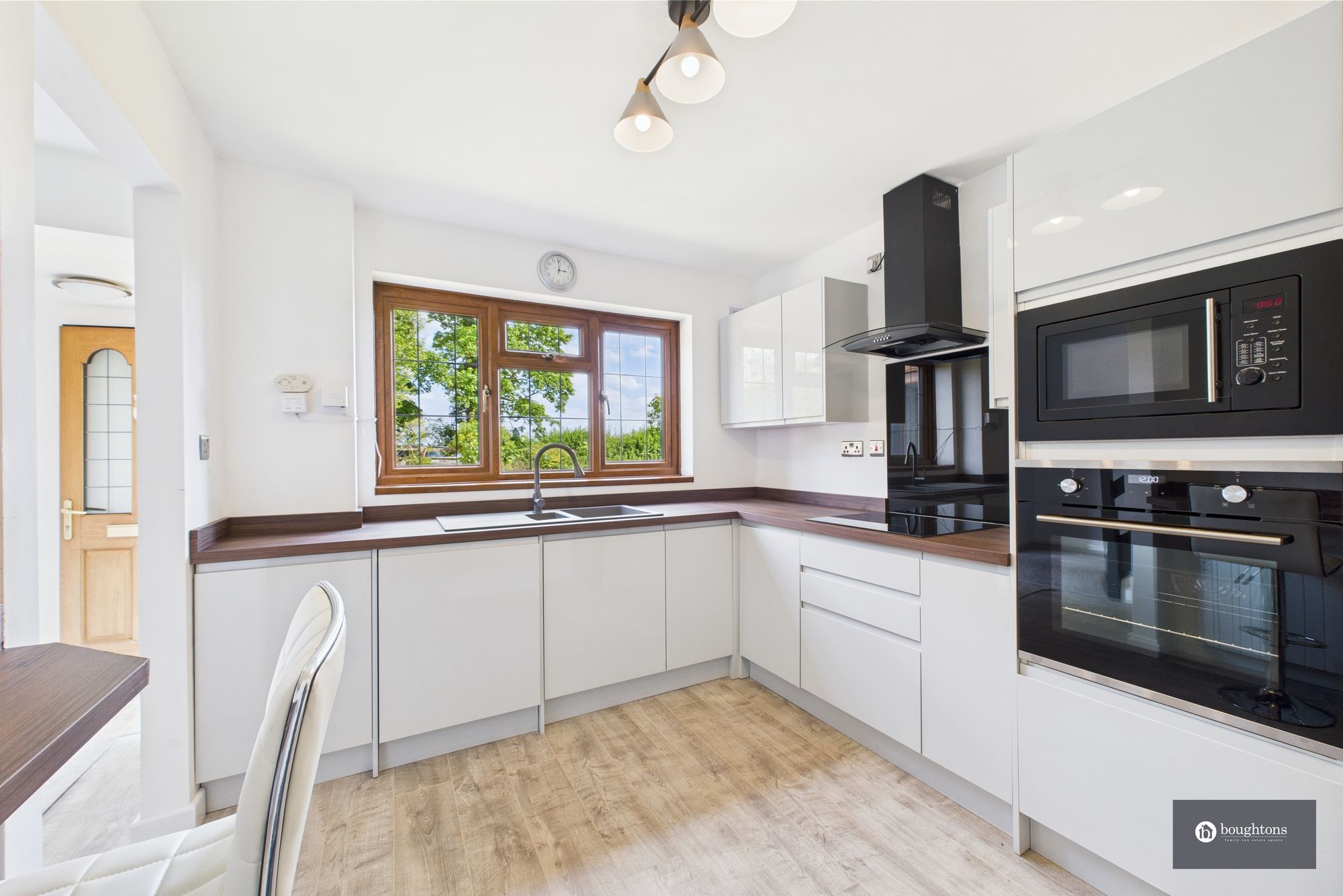 3 bed semi-detached house for sale in Brackley Road, Brackley  - Property Image 2