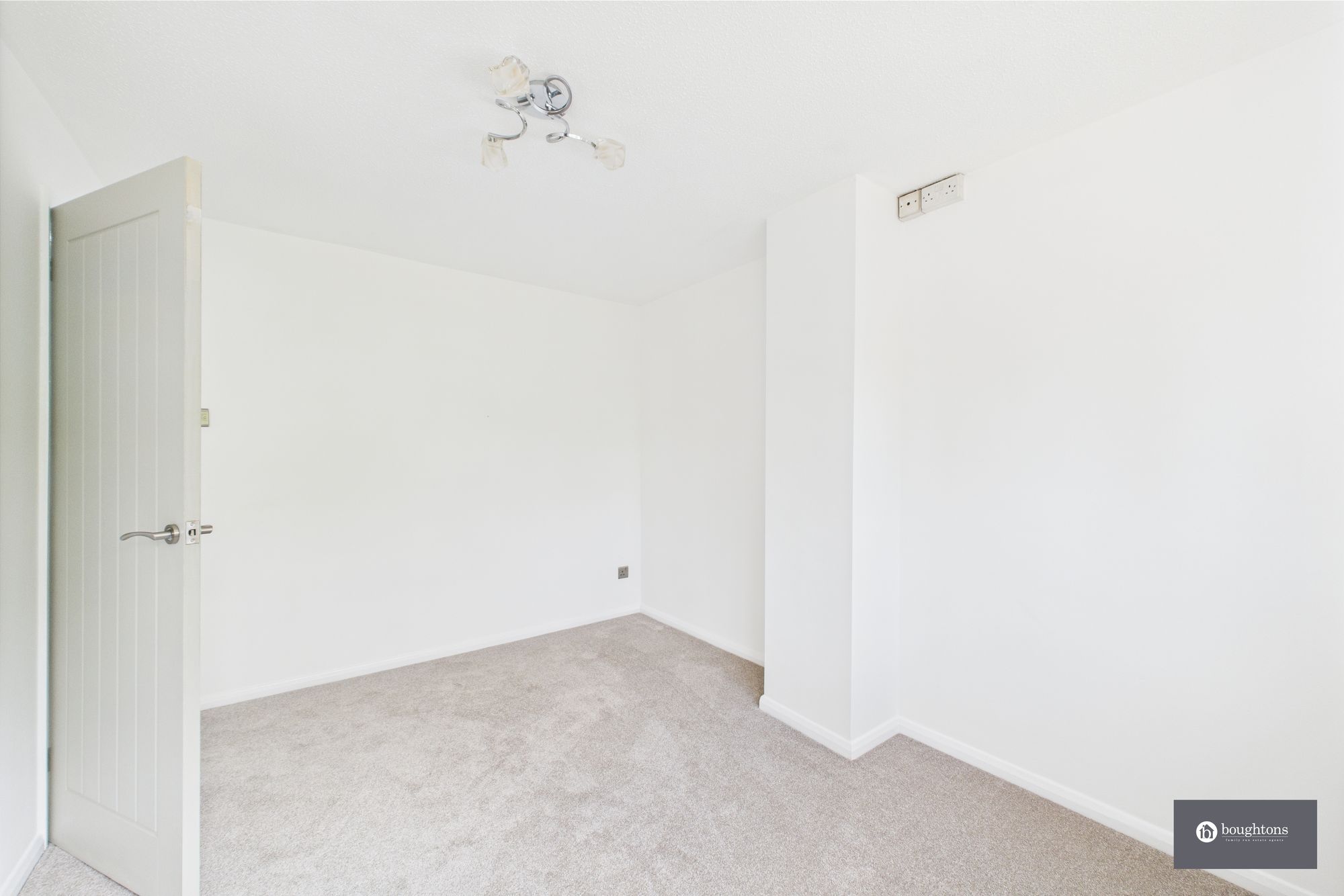 3 bed semi-detached house for sale in Brackley Road, Brackley  - Property Image 11