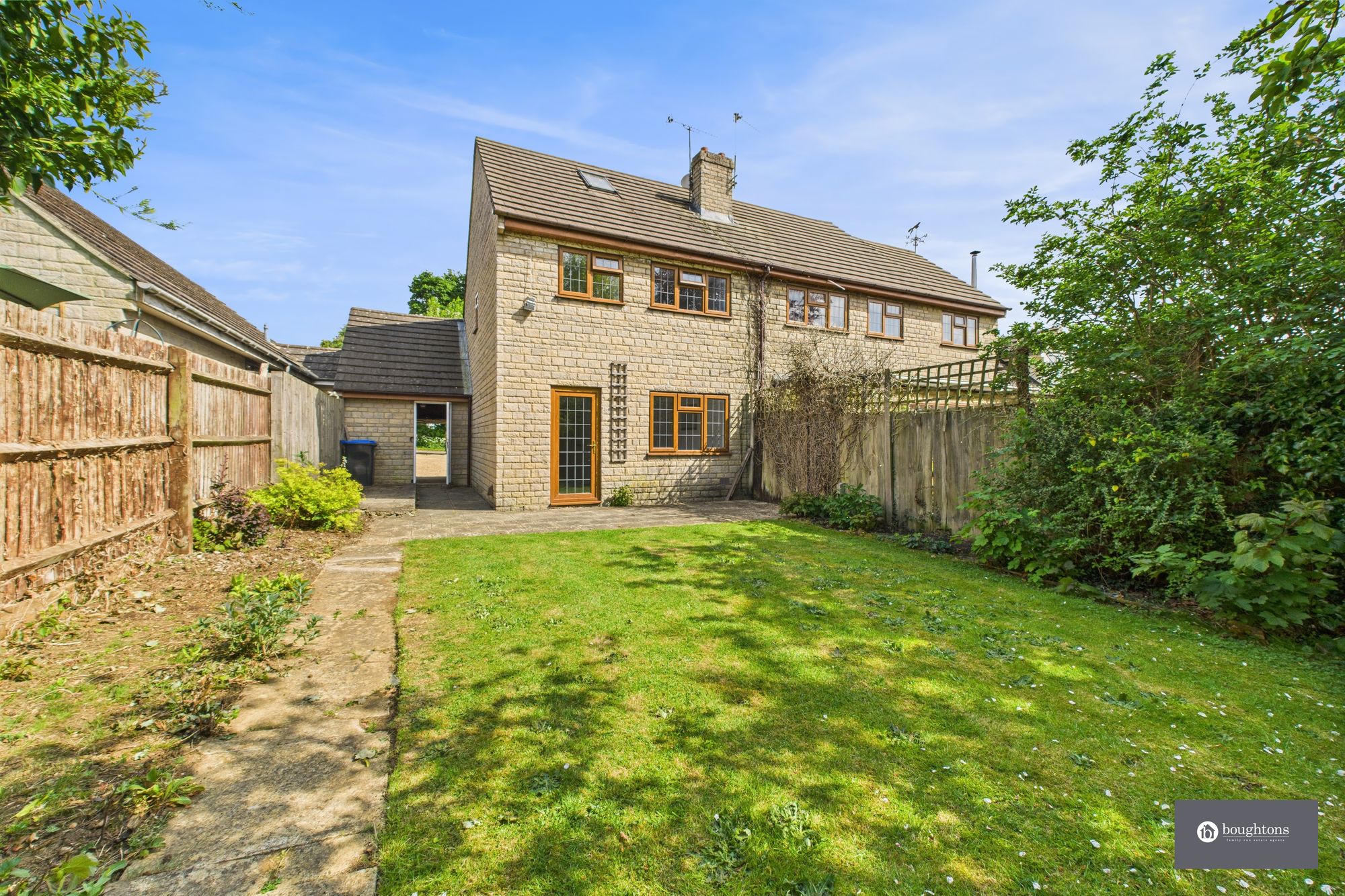 3 bed semi-detached house for sale in Brackley Road, Brackley  - Property Image 19