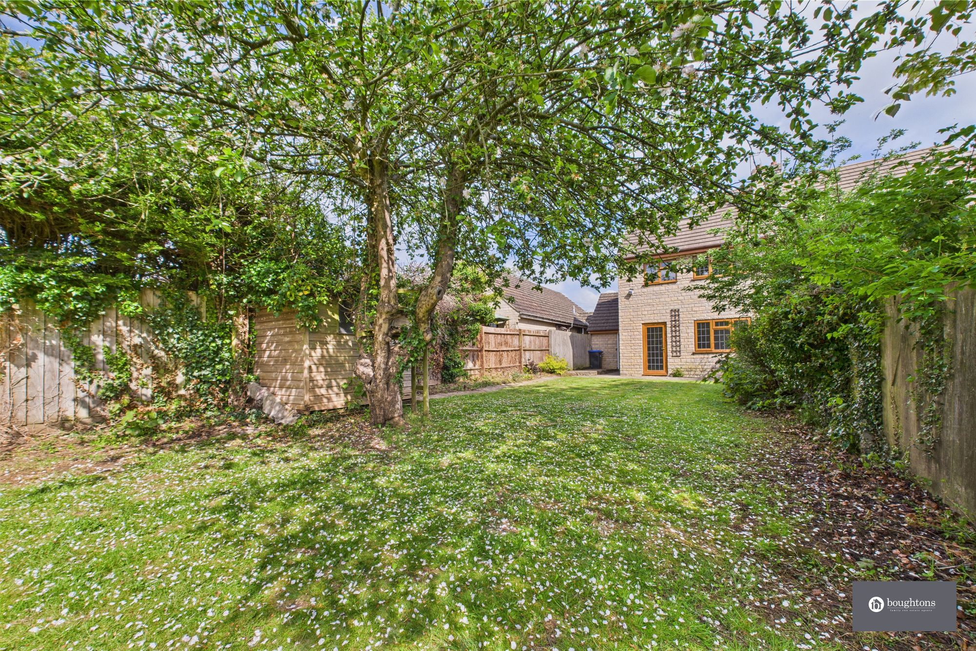 3 bed semi-detached house for sale in Brackley Road, Brackley  - Property Image 23