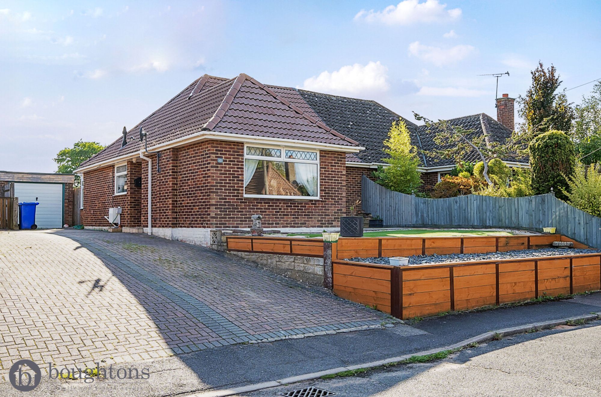 3 bed semi-detached bungalow for sale in Terrington Close, Brackley  - Property Image 1