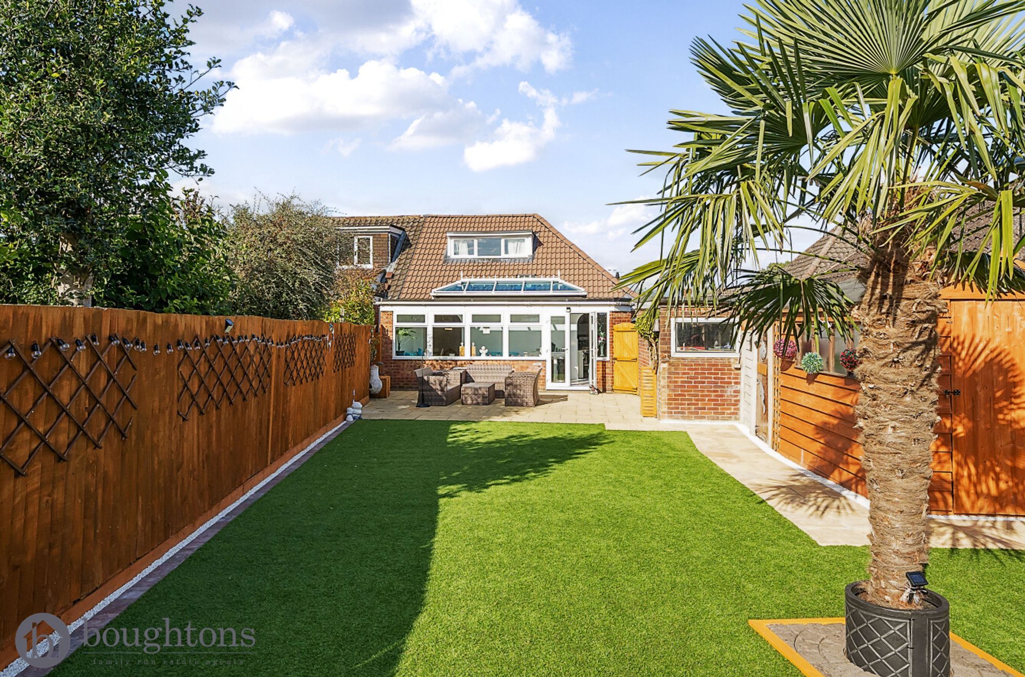 3 bed semi-detached bungalow for sale in Terrington Close, Brackley - Property Image 1