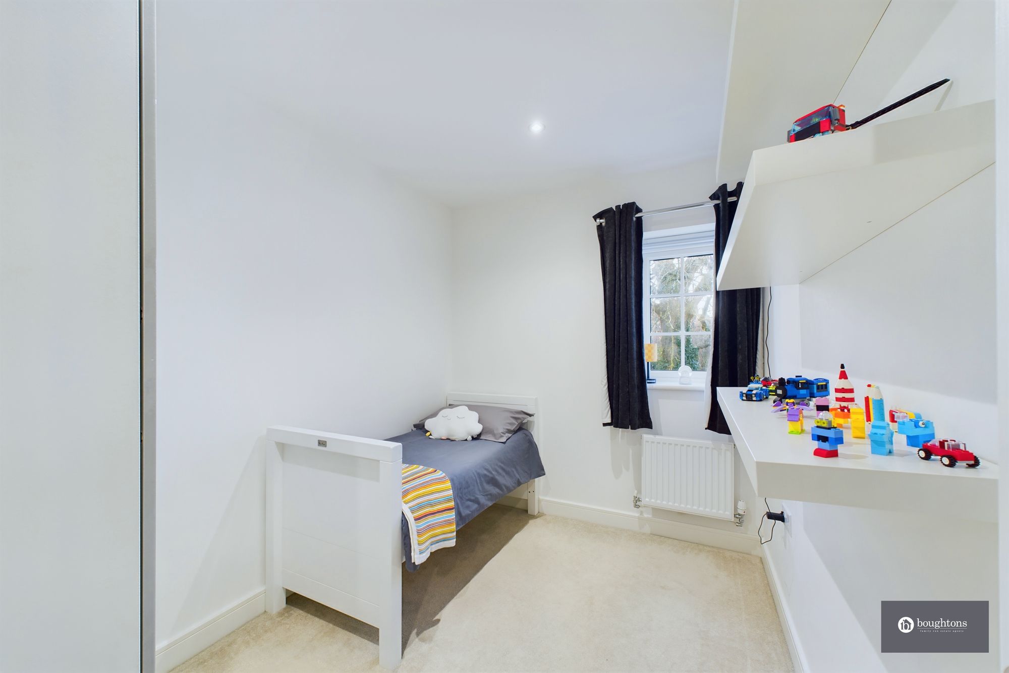 3 bed semi-detached house for sale in Marne Way, Brackley  - Property Image 13