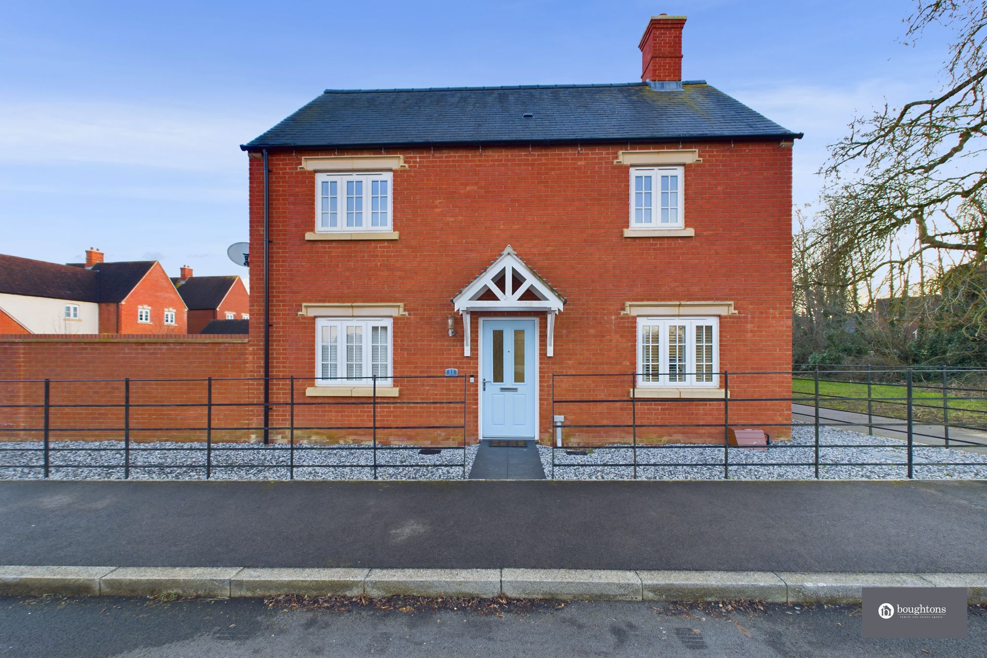 3 bed semi-detached house for sale in Marne Way, Brackley  - Property Image 1