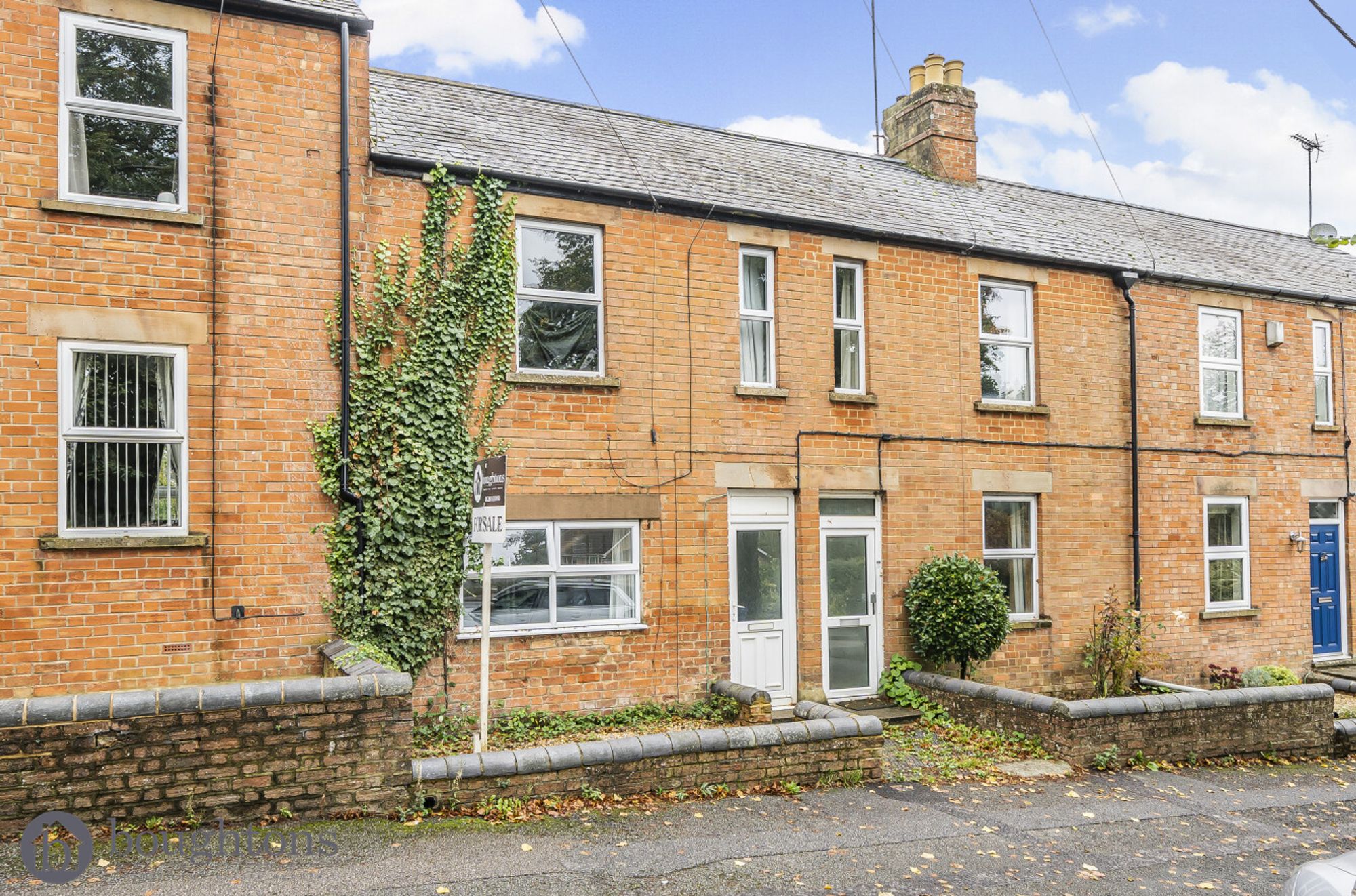 2 bed mid-terraced house for sale in High Street, Brackley  - Property Image 1