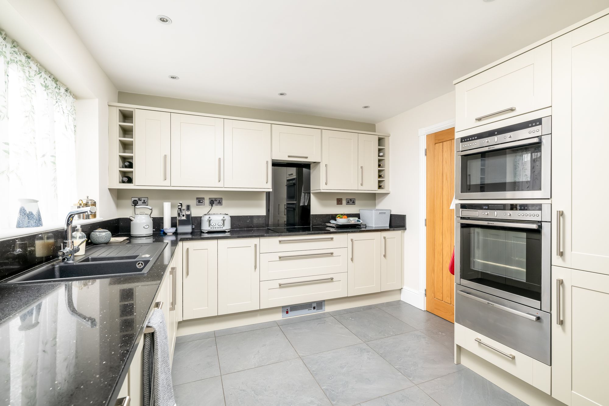 5 bed detached house for sale in Oak Road, Brackley  - Property Image 11