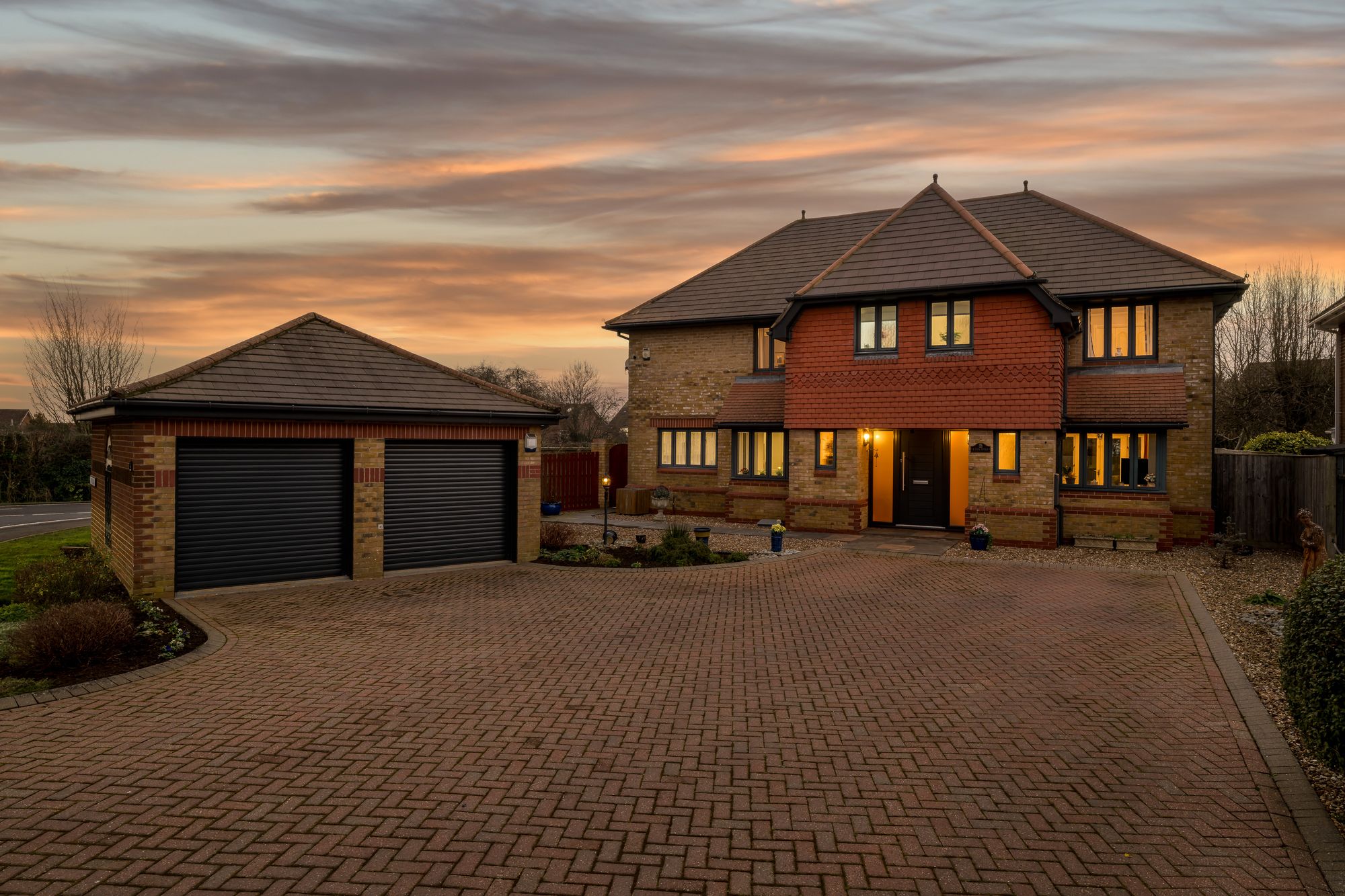 5 bed detached house for sale in Oak Road, Brackley  - Property Image 1