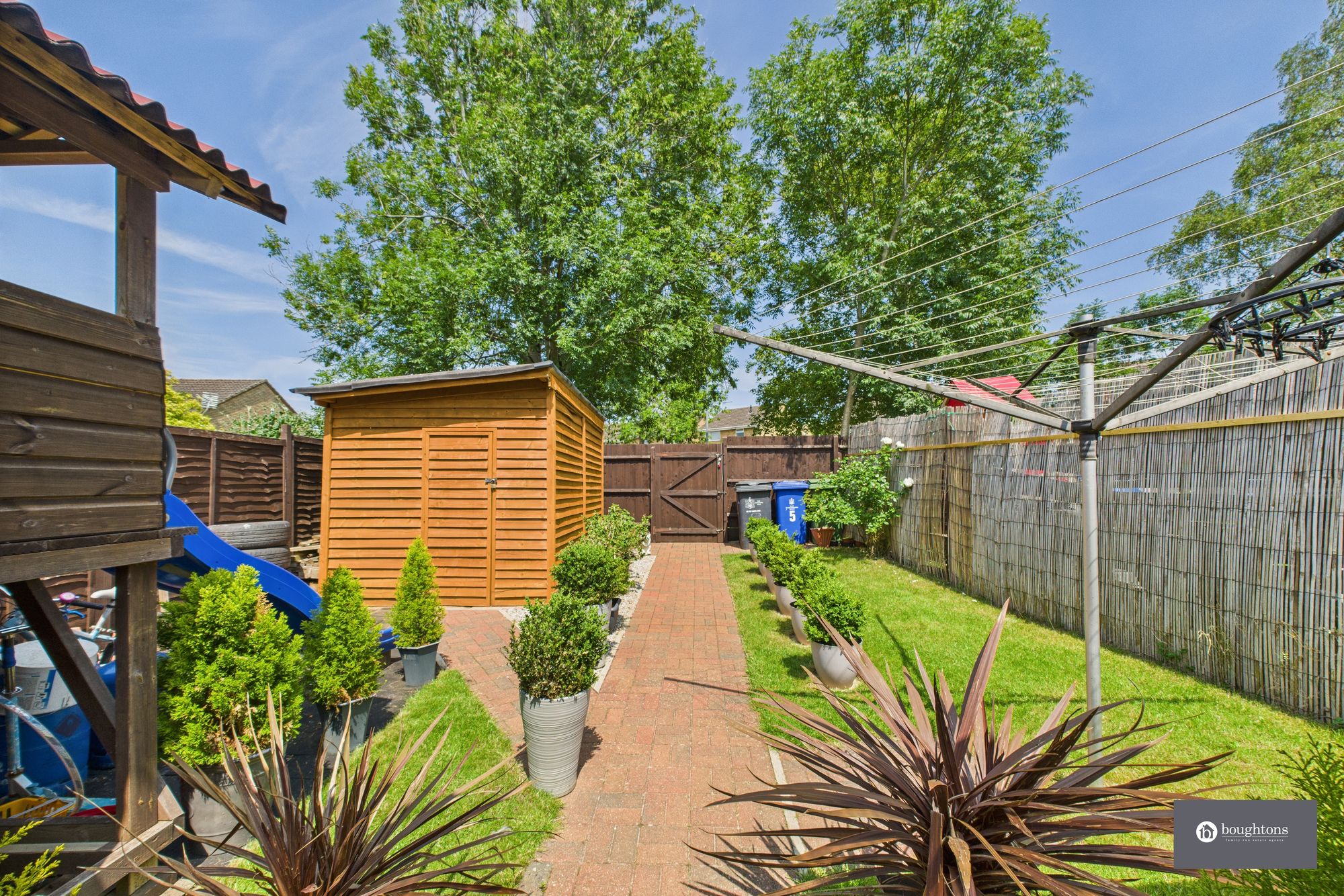4 bed semi-detached house for sale in Blencowe Drive, Brackley  - Property Image 2