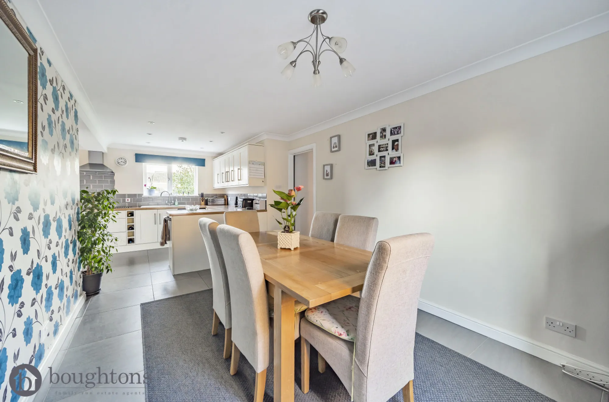 4 bed detached house for sale in Chinalls Close, Buckingham  - Property Image 9