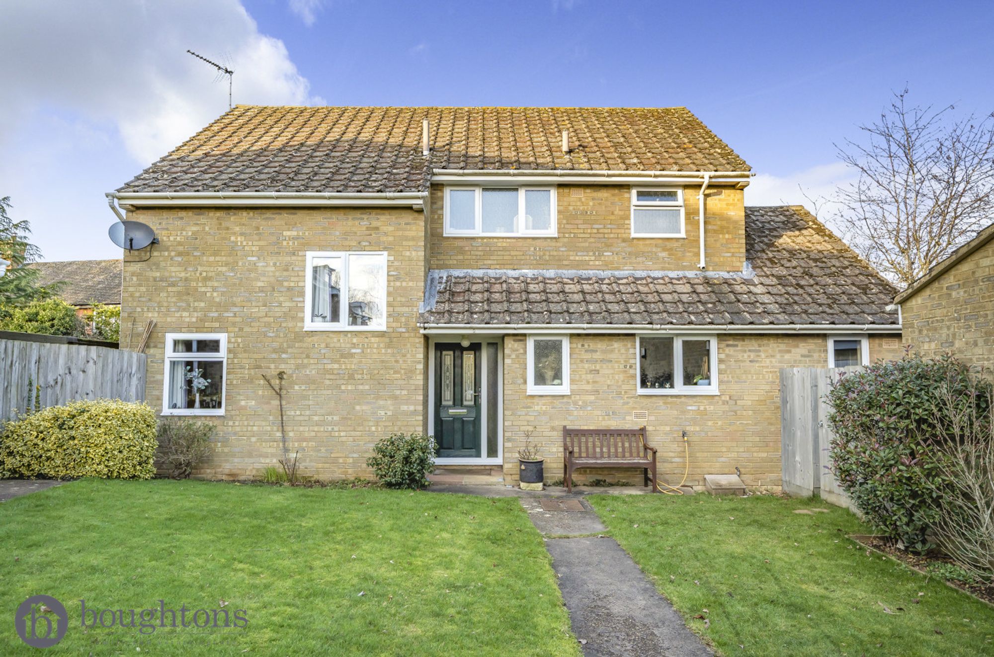 4 bed detached house for sale in Chinalls Close, Buckingham - Property Image 1