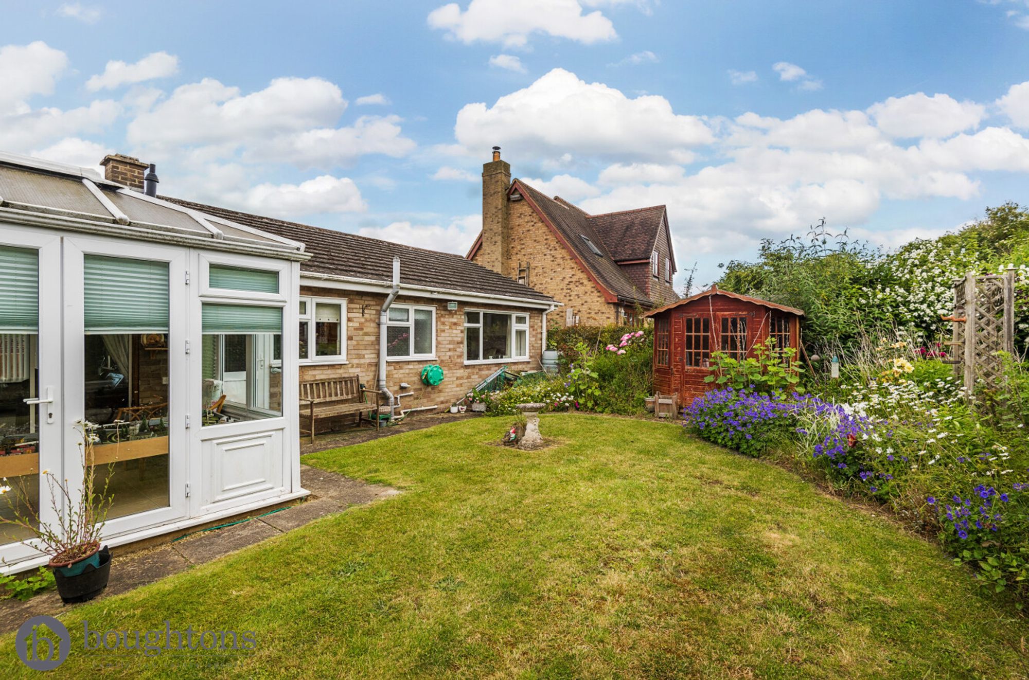 2 bed bungalow for sale in Brackley Road, Banbury  - Property Image 13