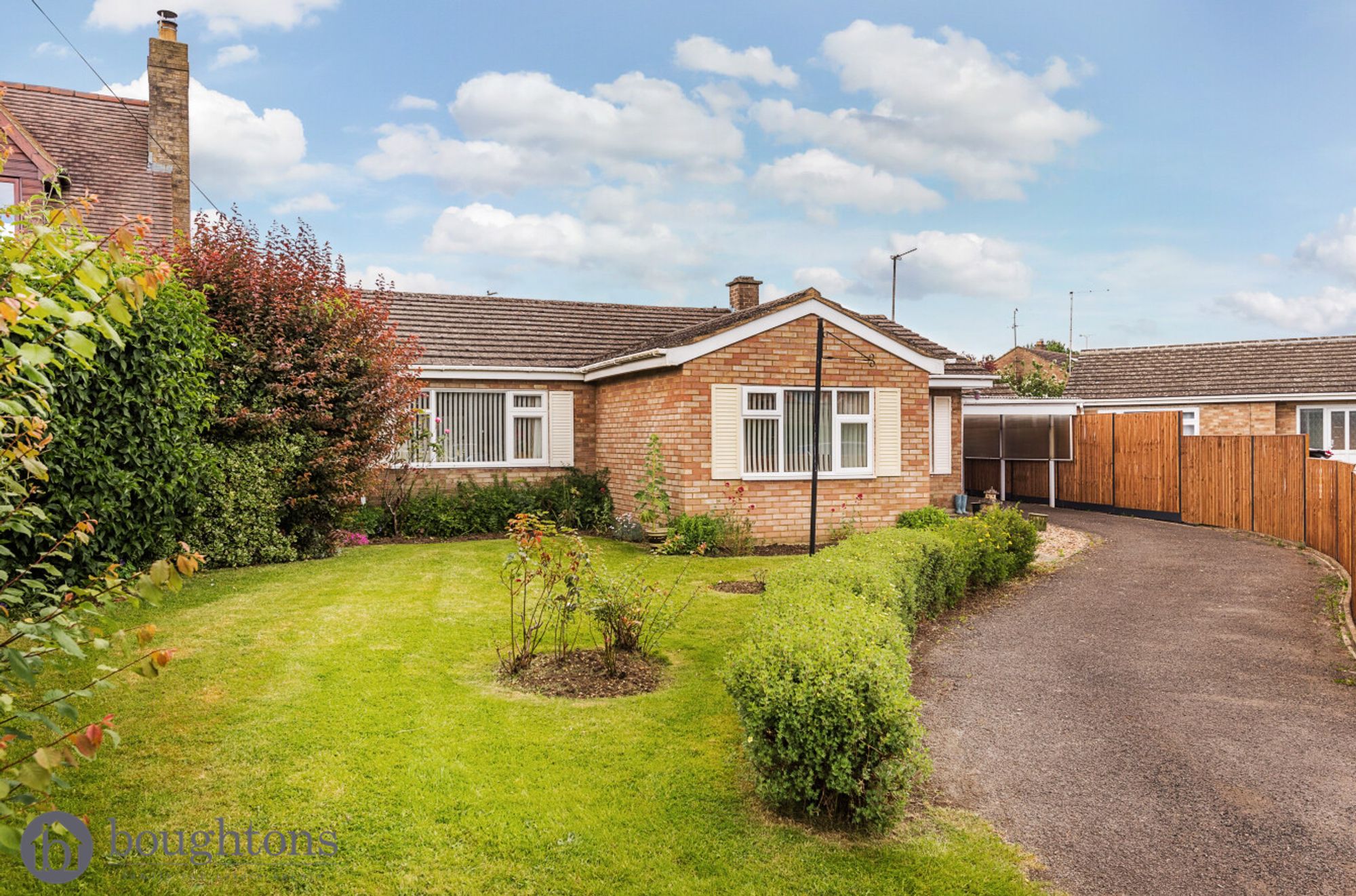 2 bed bungalow for sale in Brackley Road, Banbury  - Property Image 15