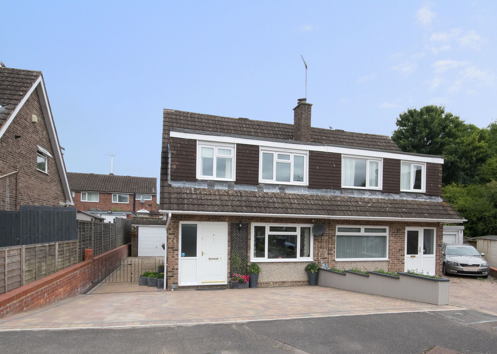 3 bed semi-detached house for sale in Glebe Drive, Brackley  - Property Image 1