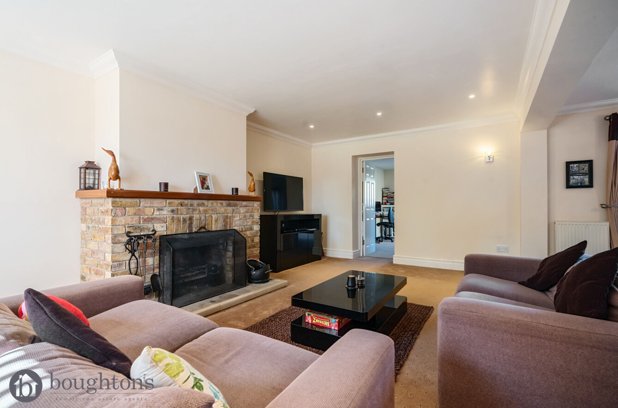 4 bed detached house for sale in Meadow Drive, Bicester  - Property Image 6