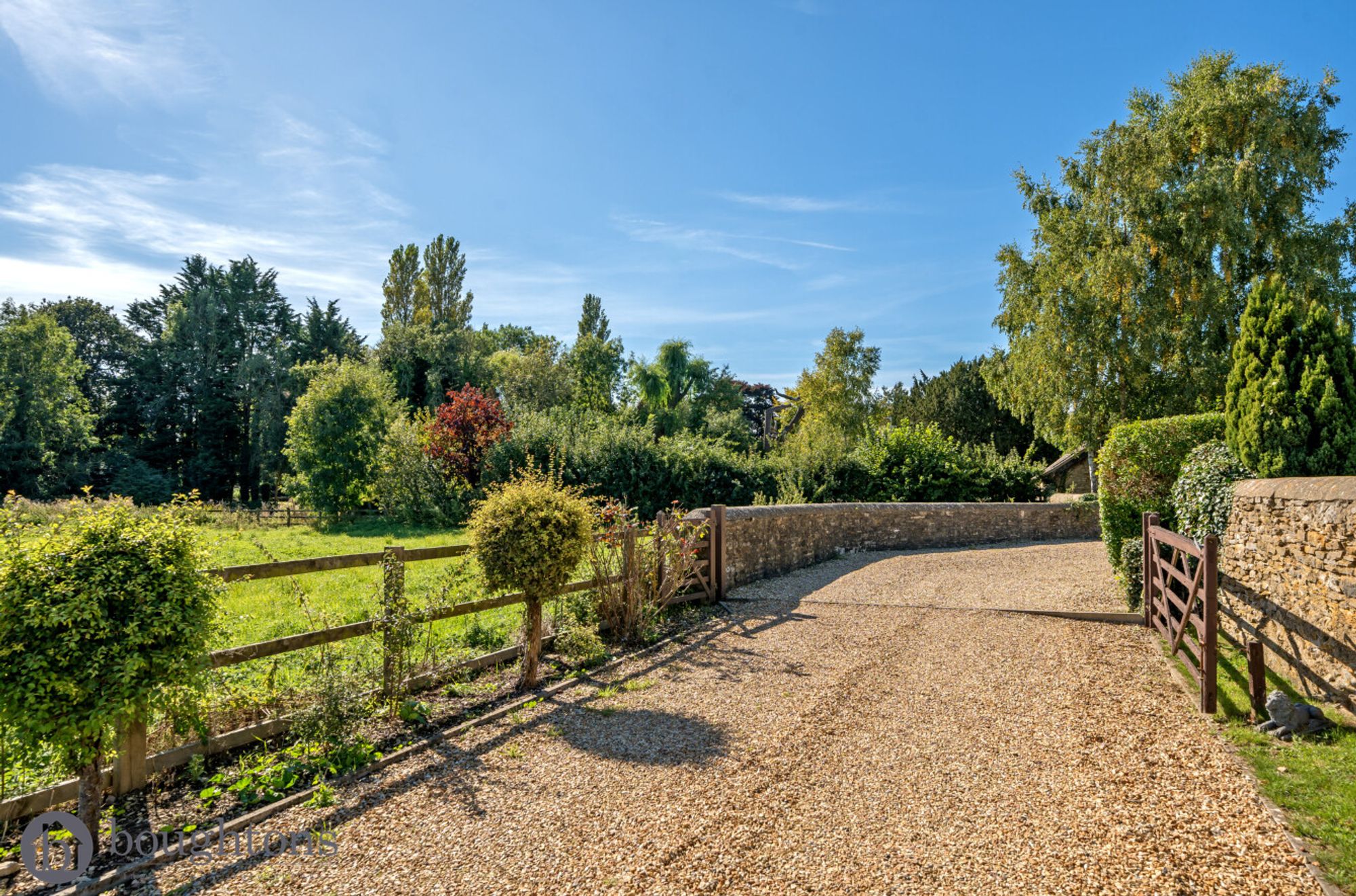 4 bed detached house for sale in Meadow Drive, Bicester  - Property Image 21