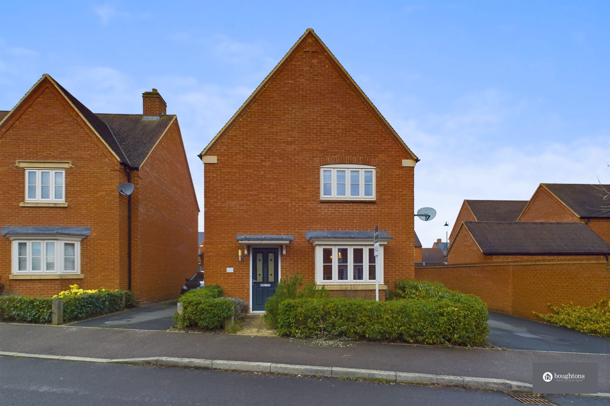 4 bed detached house for sale in Desdemona Way, Brackley  - Property Image 1