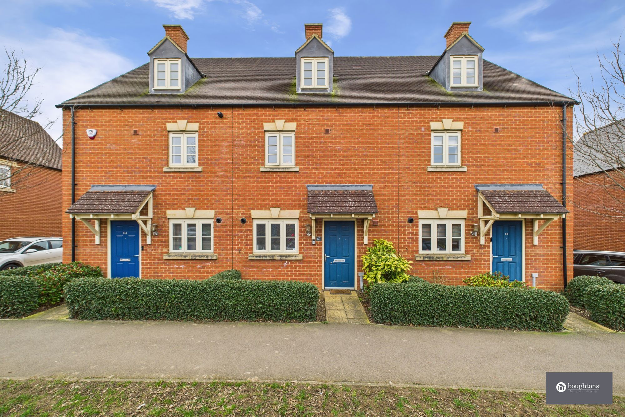 3 bed mid-terraced house for sale in Poppyfields Way, Brackley  - Property Image 1