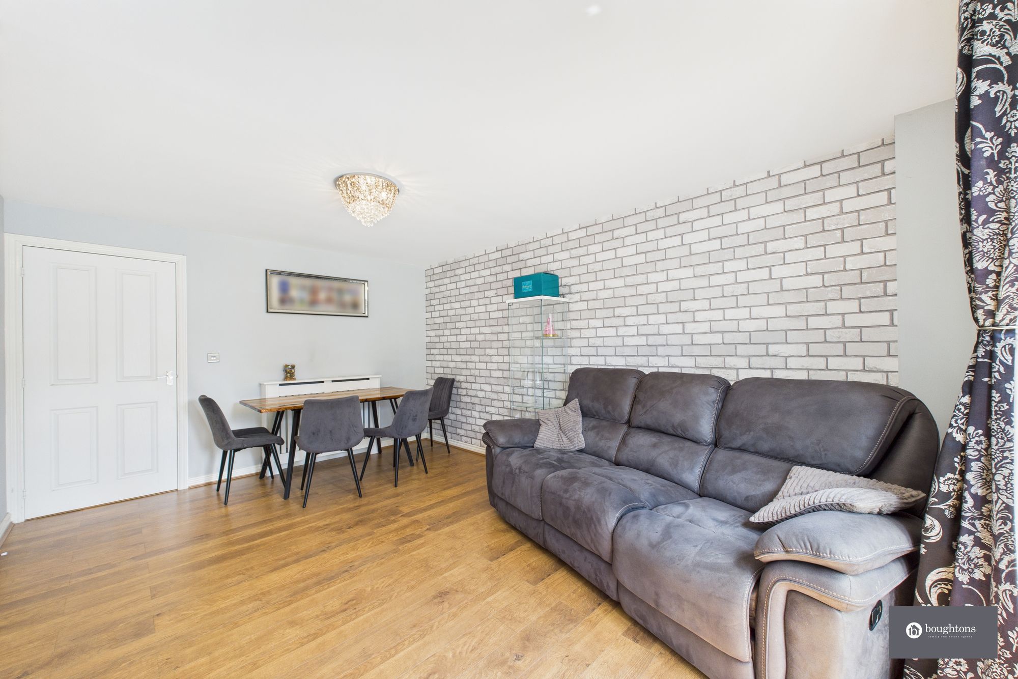 3 bed mid-terraced house for sale in Poppyfields Way, Brackley  - Property Image 5