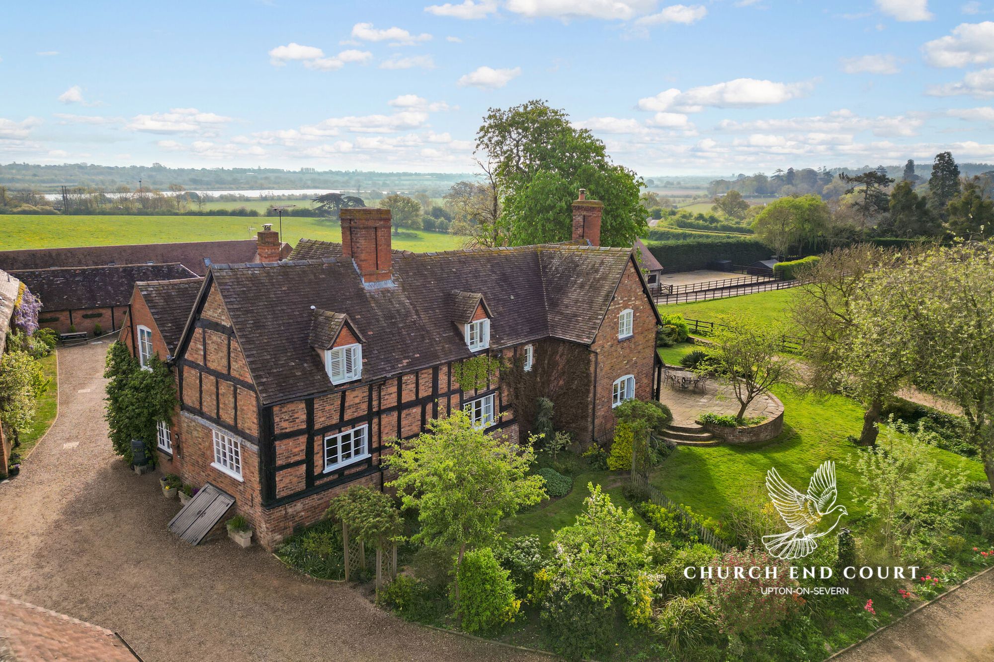 4 bed detached house for sale in Queenhill, Worcester  - Property Image 1