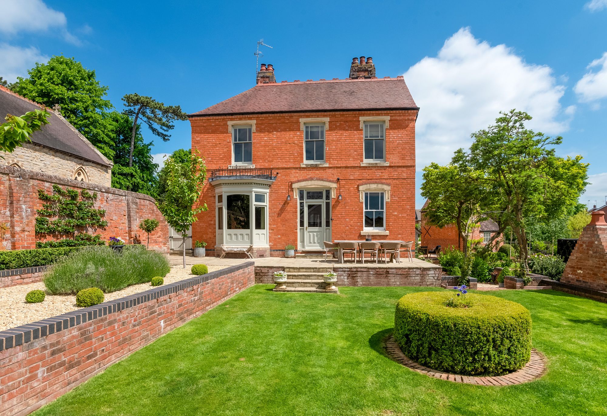 5 bed detached house for sale in Brook Lane, Charlton, WR10 19