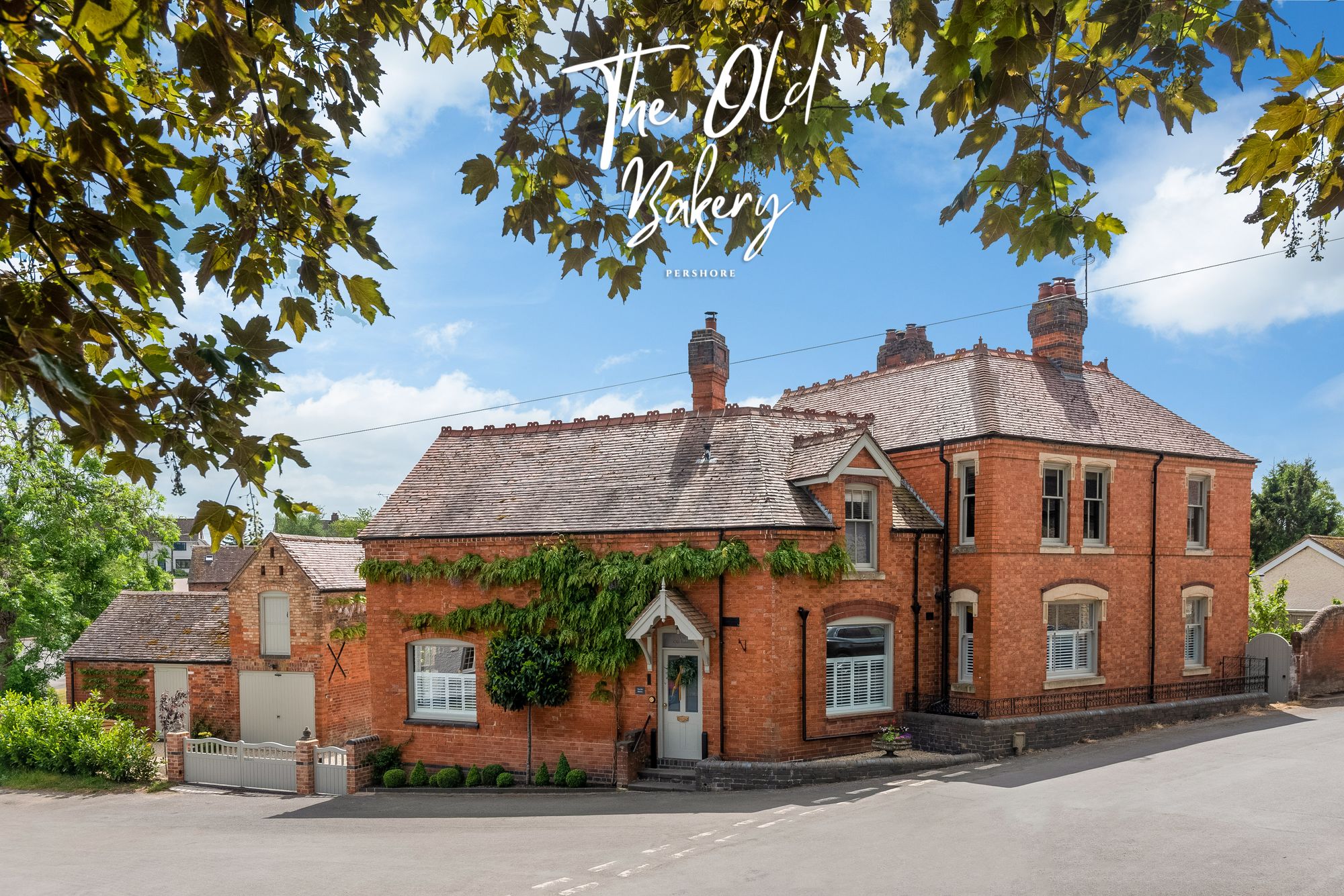 5 bed detached house for sale in Brook Lane, Charlton, WR10  - Property Image 1