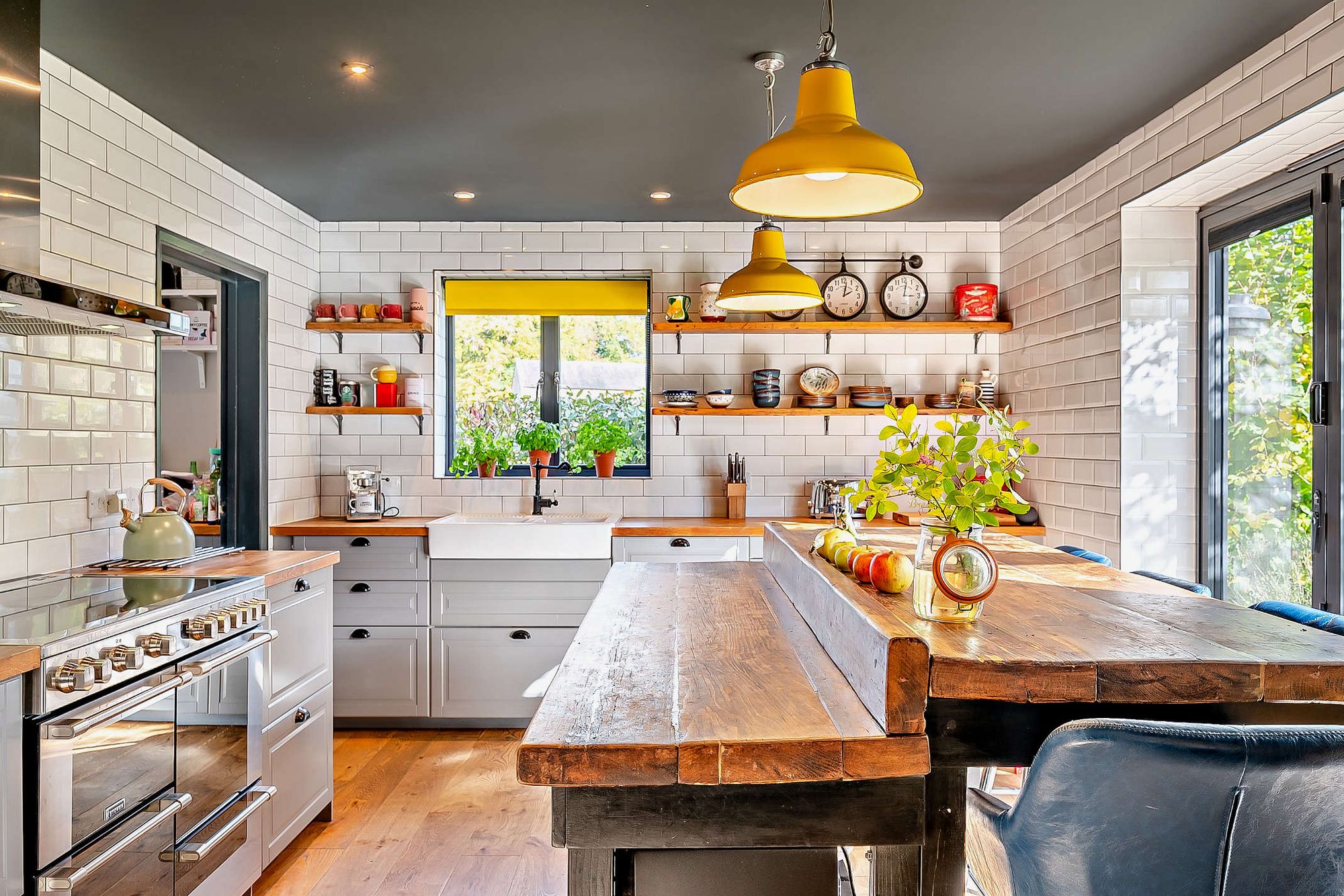 4 bed barn conversion for sale in Queen Street, Halford, CV36 14