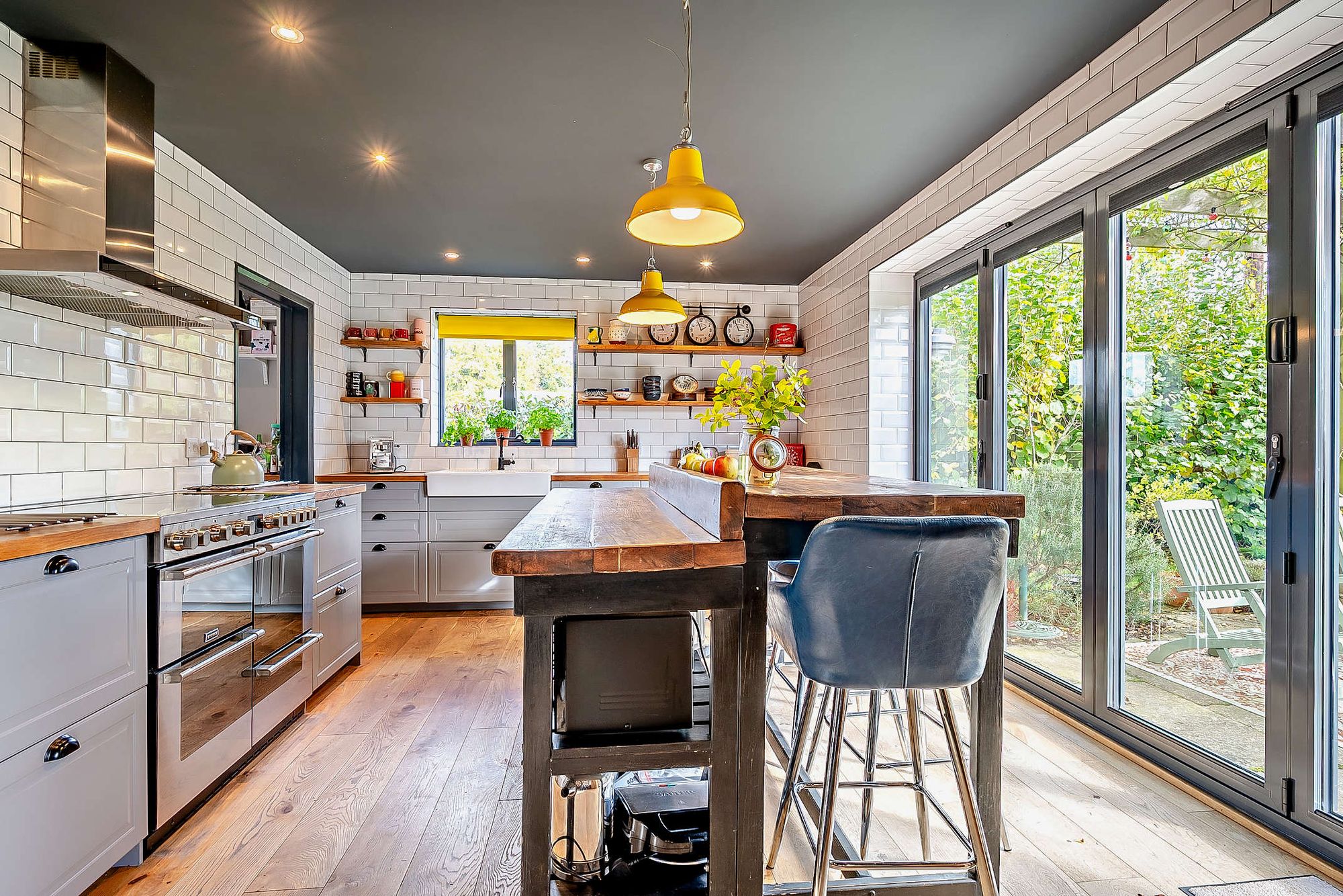 4 bed barn conversion for sale in Queen Street, Halford, CV36 1