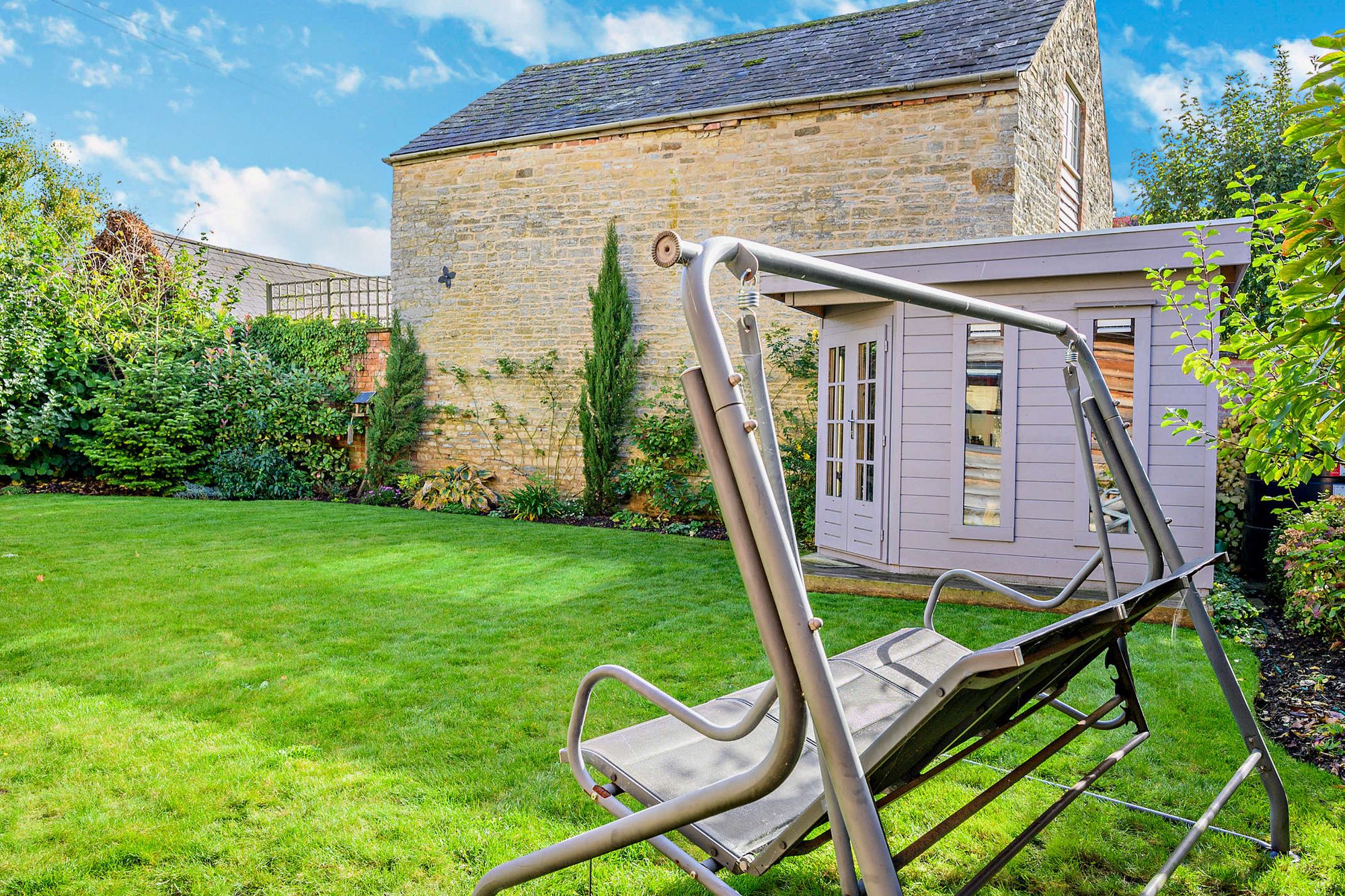 4 bed barn conversion for sale in Queen Street, Halford, CV36 58