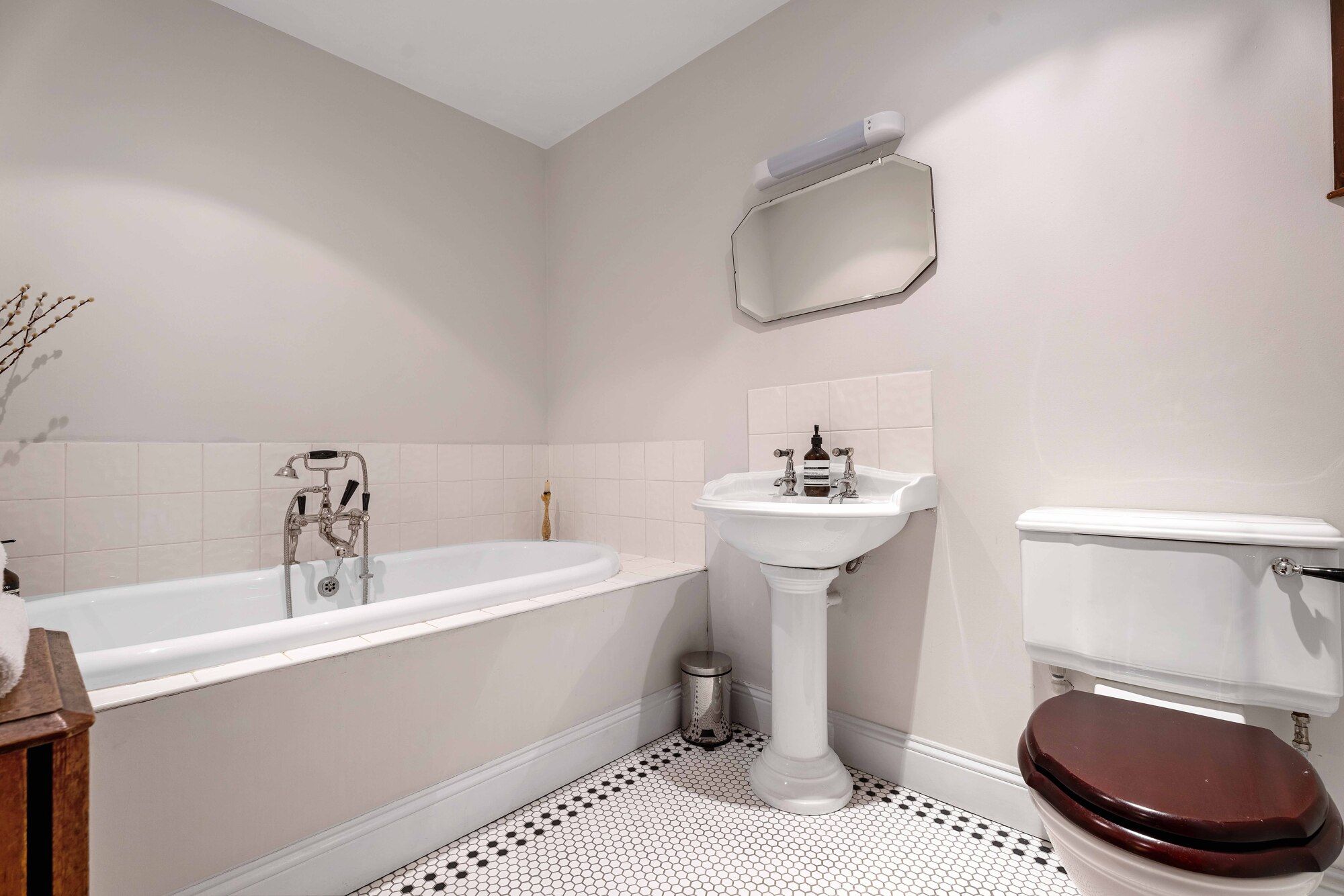 4 bed barn conversion for sale in Sutton Under Brailes, Banbury, OX15 23