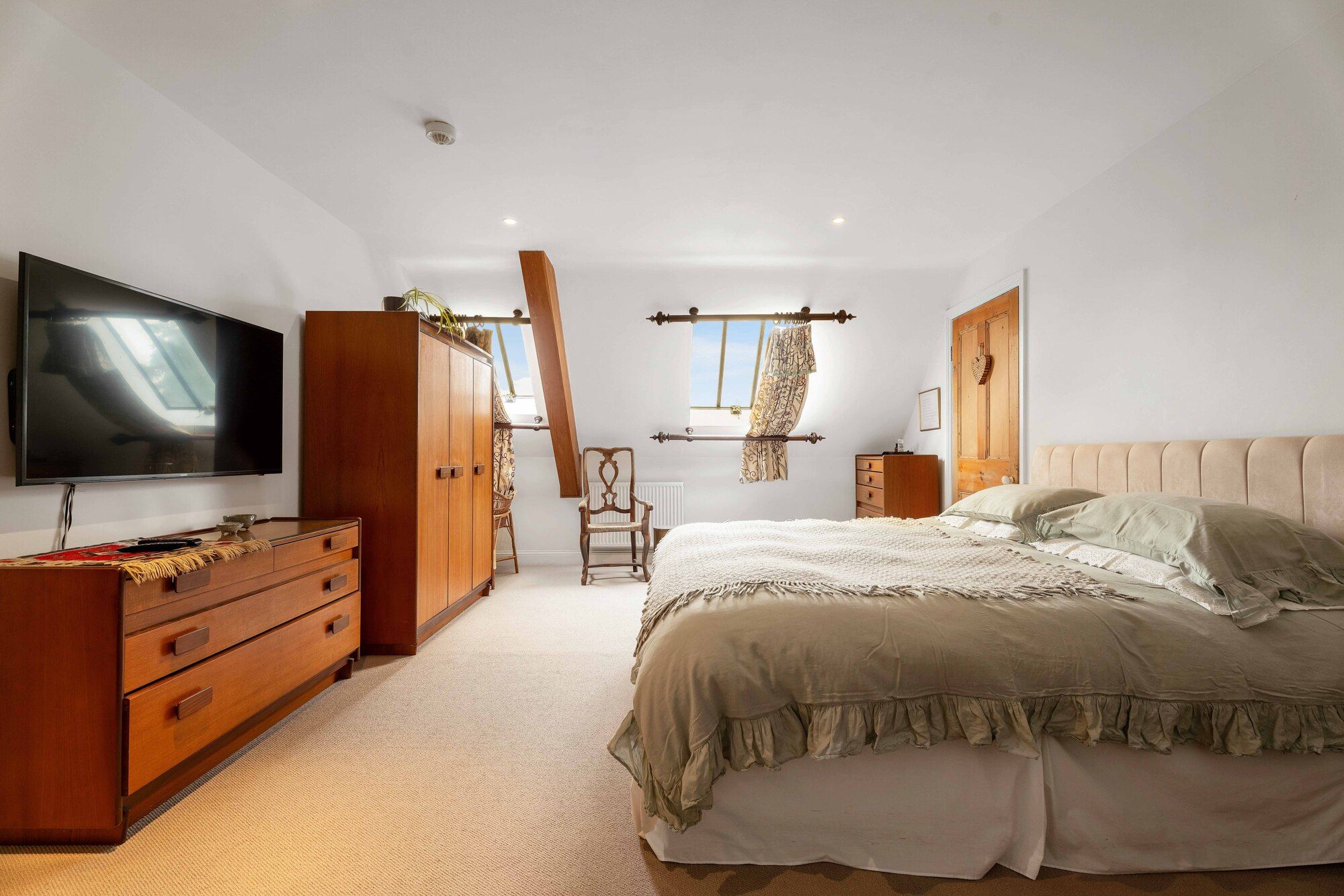 4 bed barn conversion for sale in Sutton Under Brailes, Banbury, OX15 21