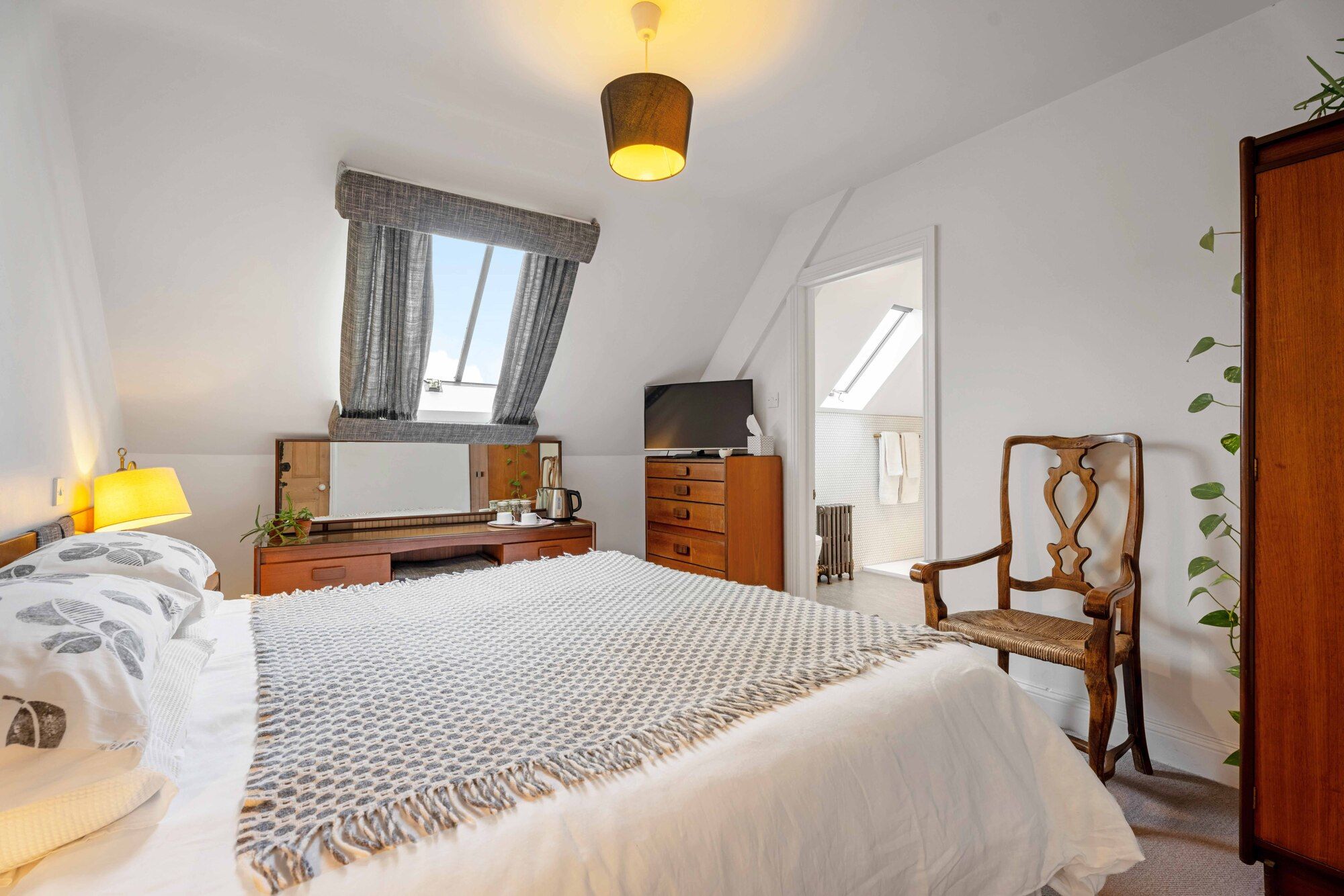 4 bed barn conversion for sale in Sutton Under Brailes, Banbury, OX15 25