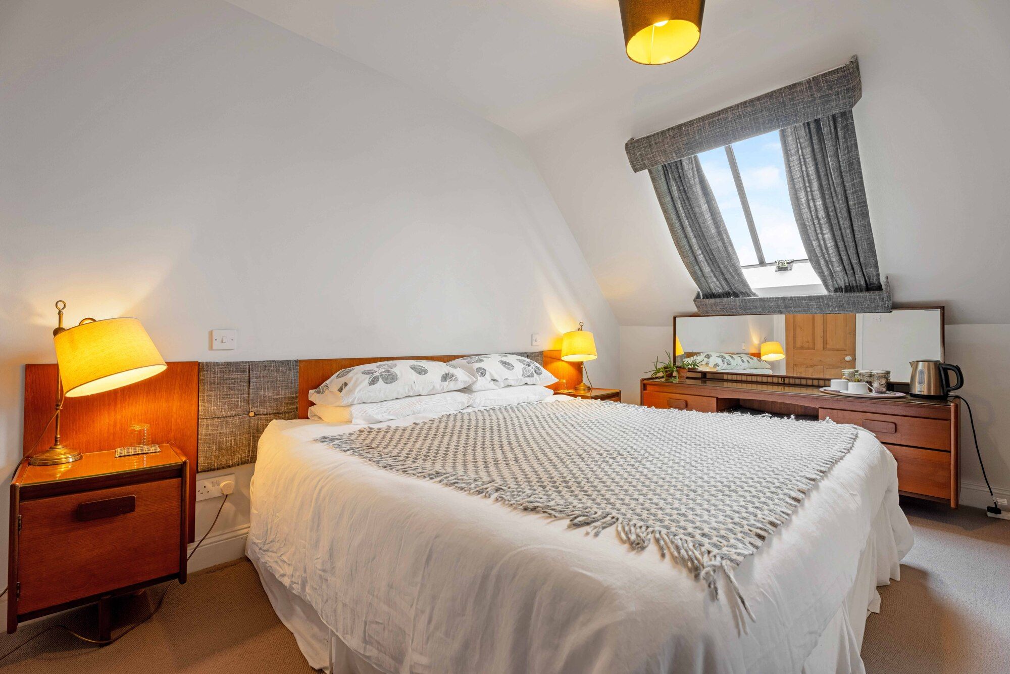 4 bed barn conversion for sale in Sutton Under Brailes, Banbury, OX15 24