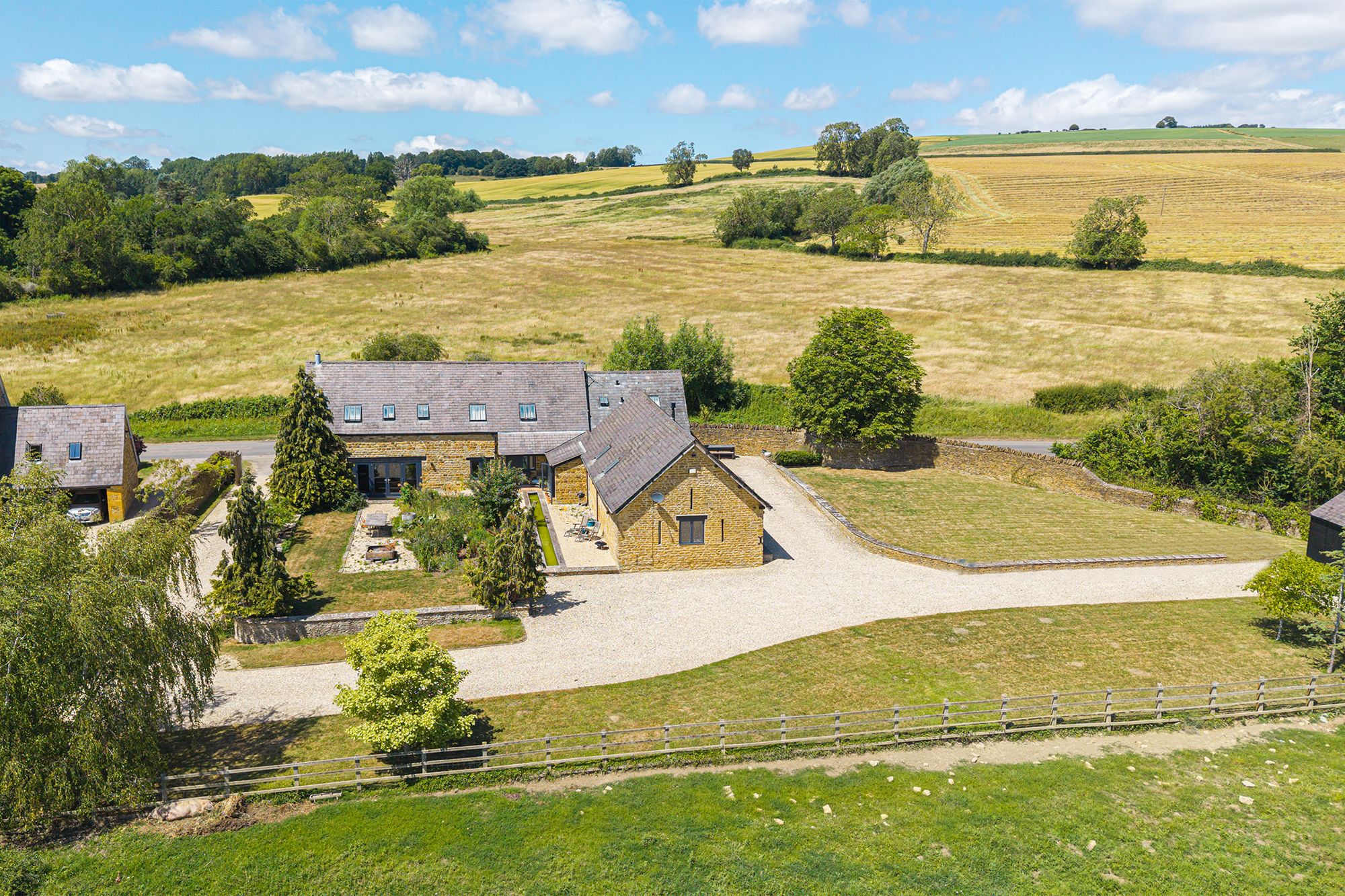 4 bed barn conversion for sale in Sutton Under Brailes, Banbury, OX15 32